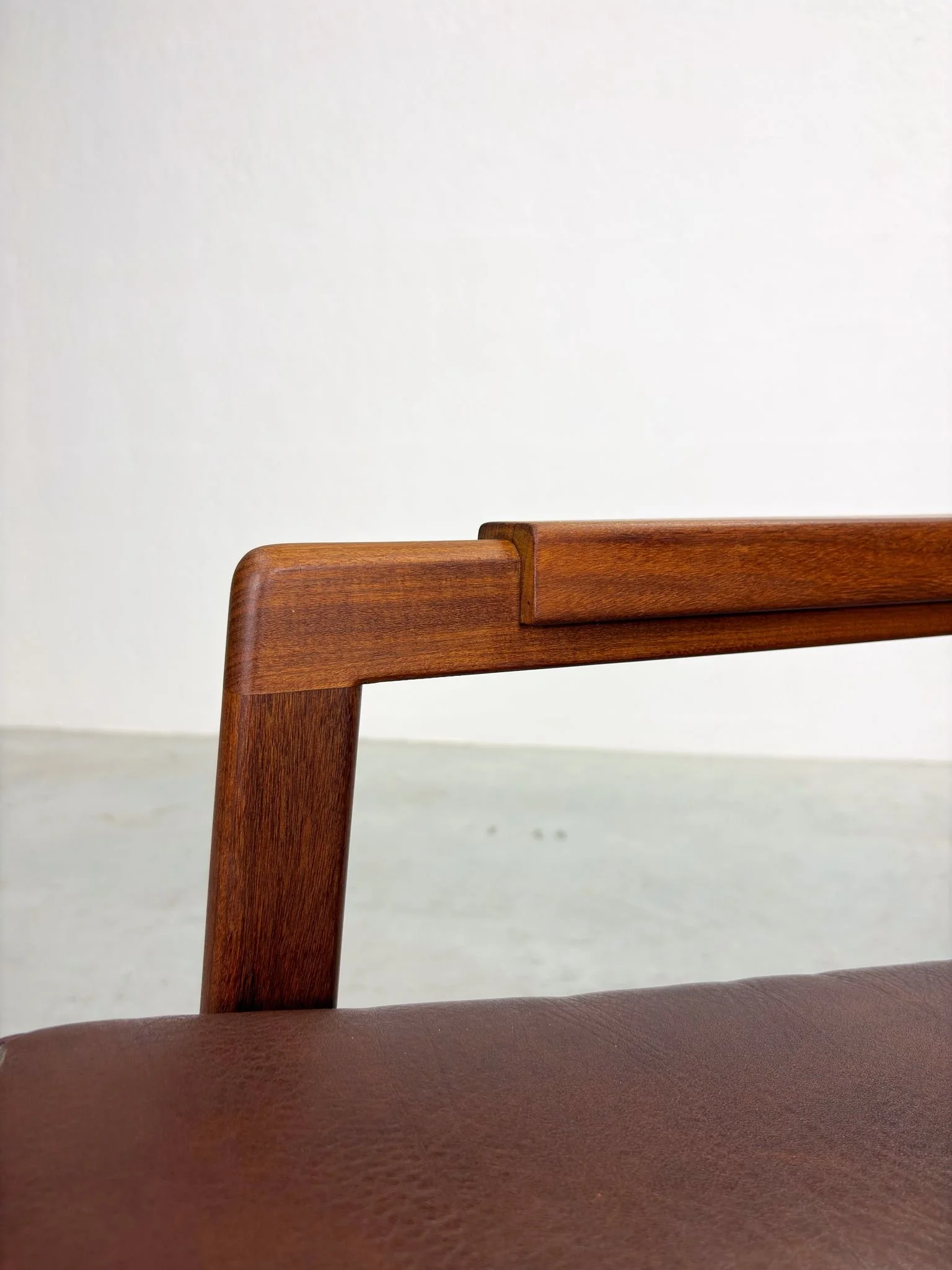 Mid-century Fauteuil van P.J Muntendam voor Gebr. Jonkers (19).jpeg