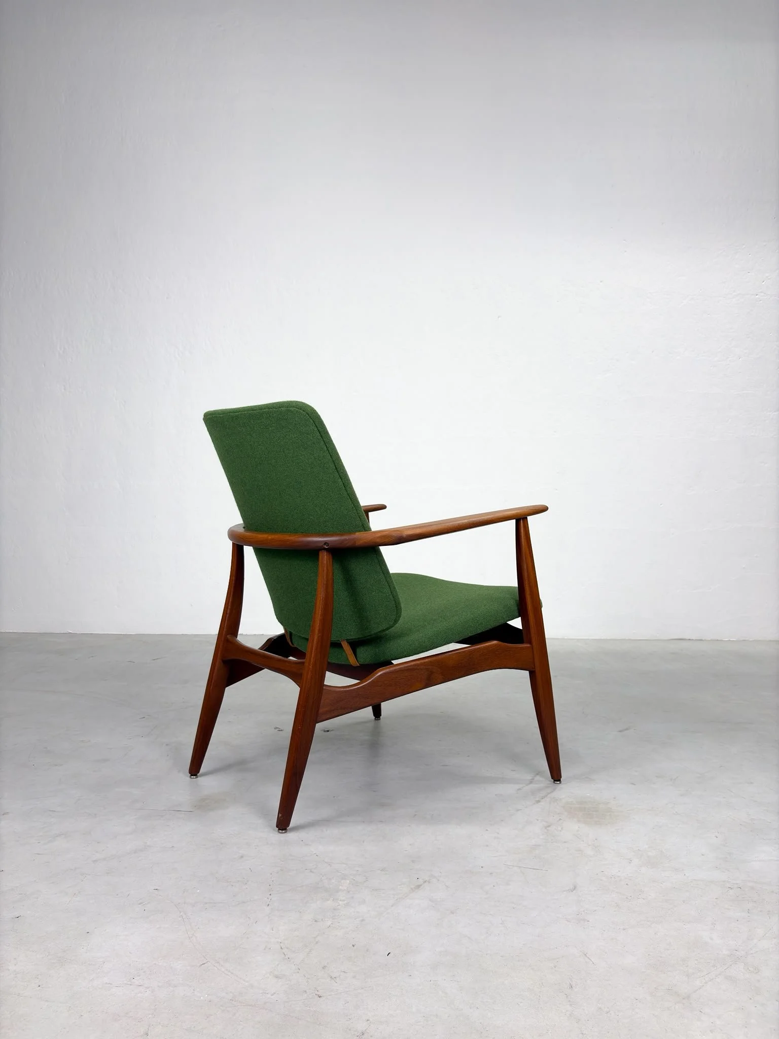 'Tolga' Fauteuil van Louis van Teeffelen voor Wébé (19).jpeg