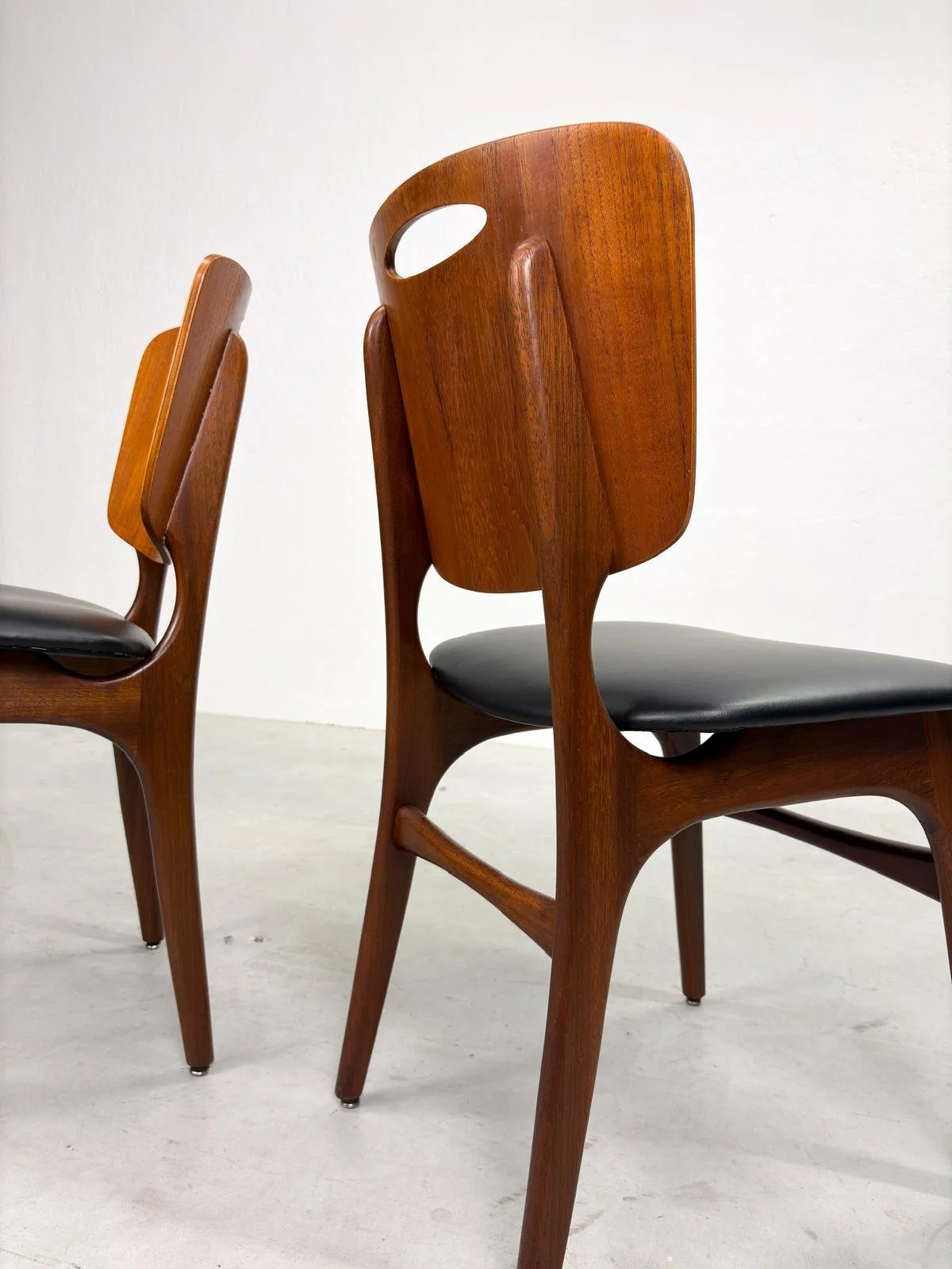 Set Mid-century Eetkamerstoelen in Deens Design (25).jpeg