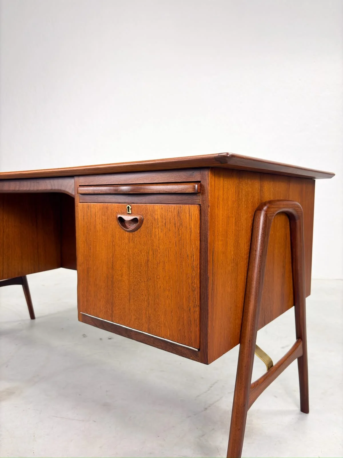 Boomerang Bureau van Louis van Teeffelen voor Wébé (16).jpeg