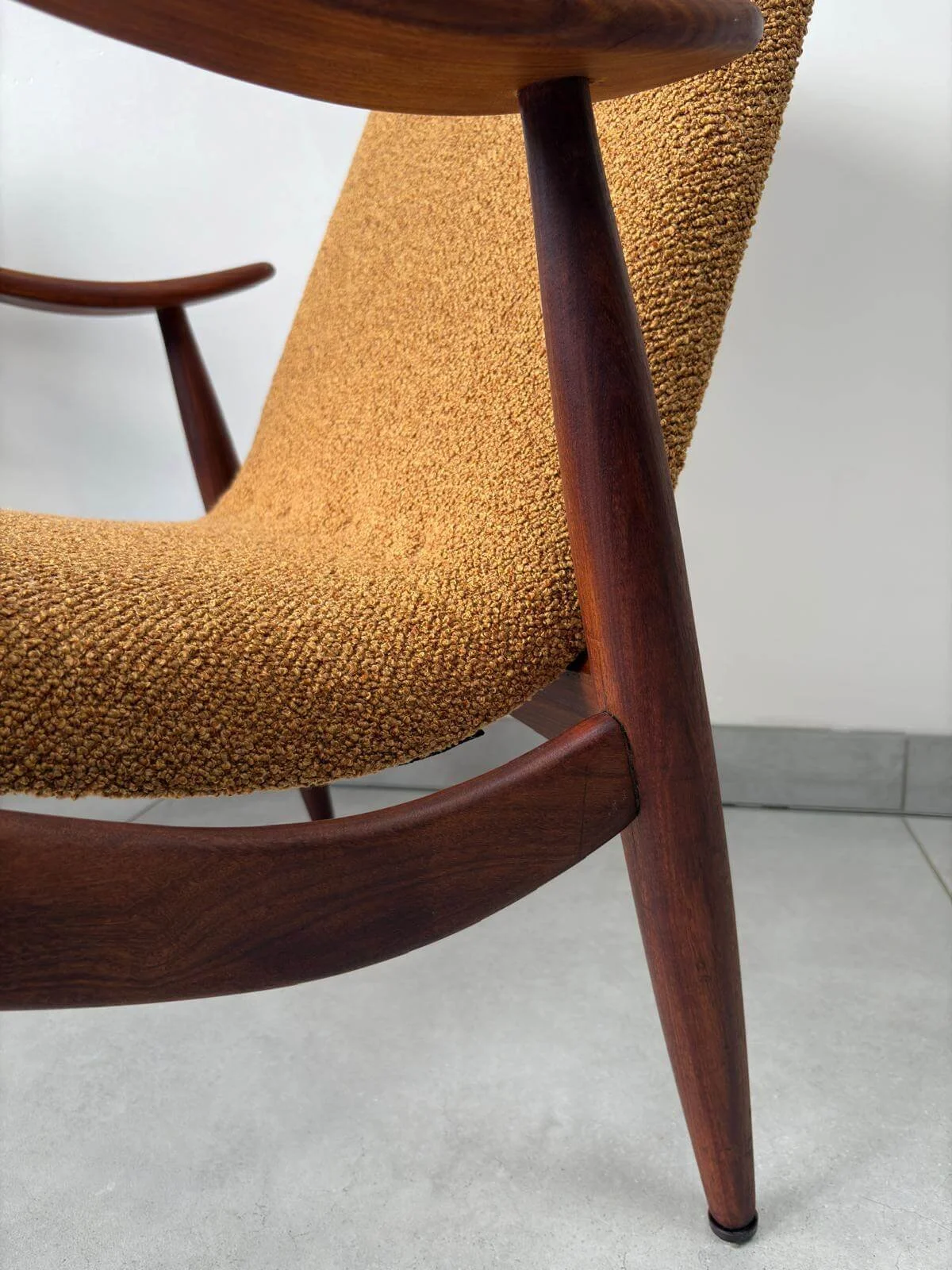 A-serie Fauteuil Louis van Teeffelen Oker Geel (8).jpg