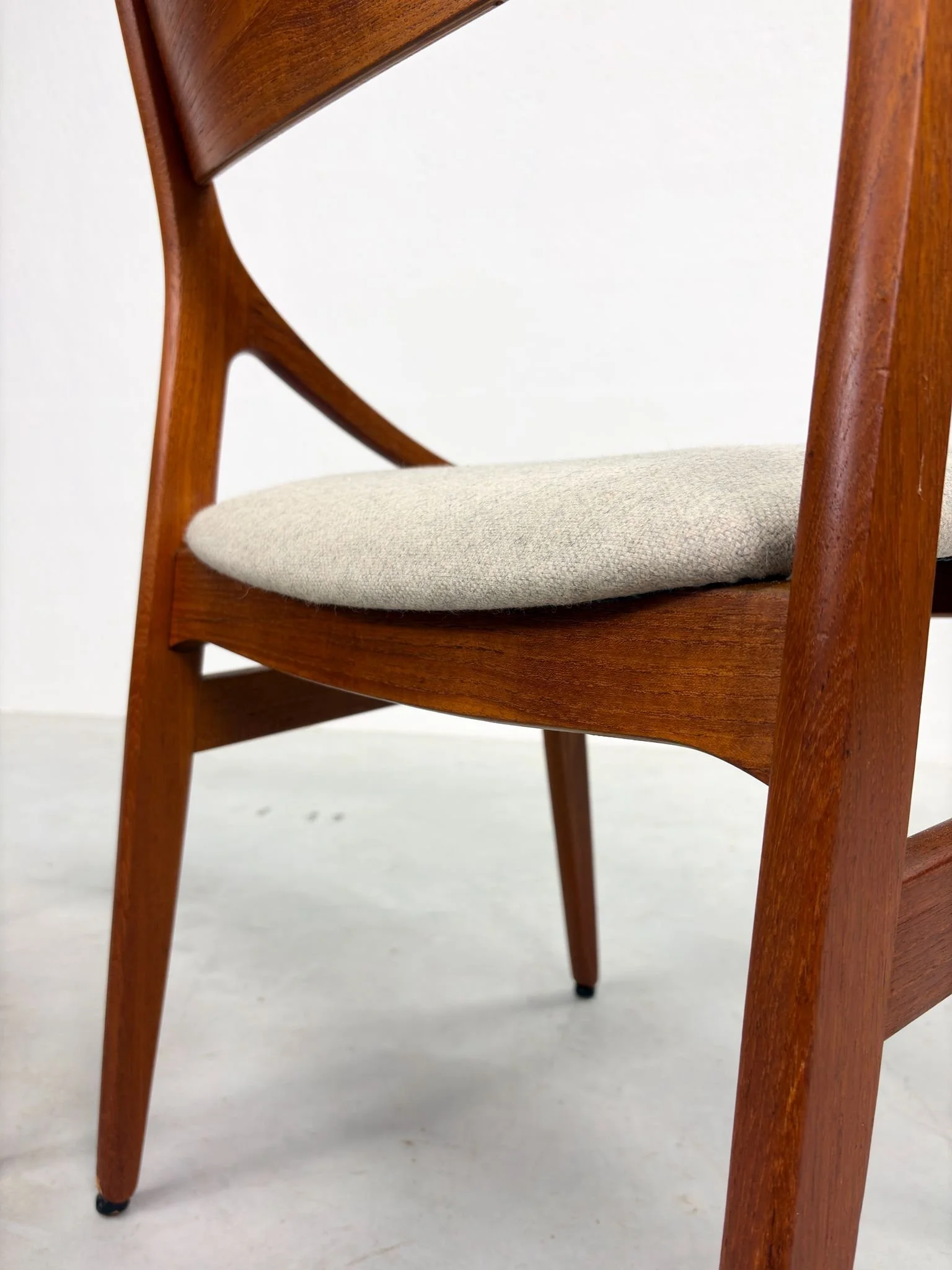 Set Mid-century Eetkamerstoelen van Vestervig Eriksen (14).jpeg