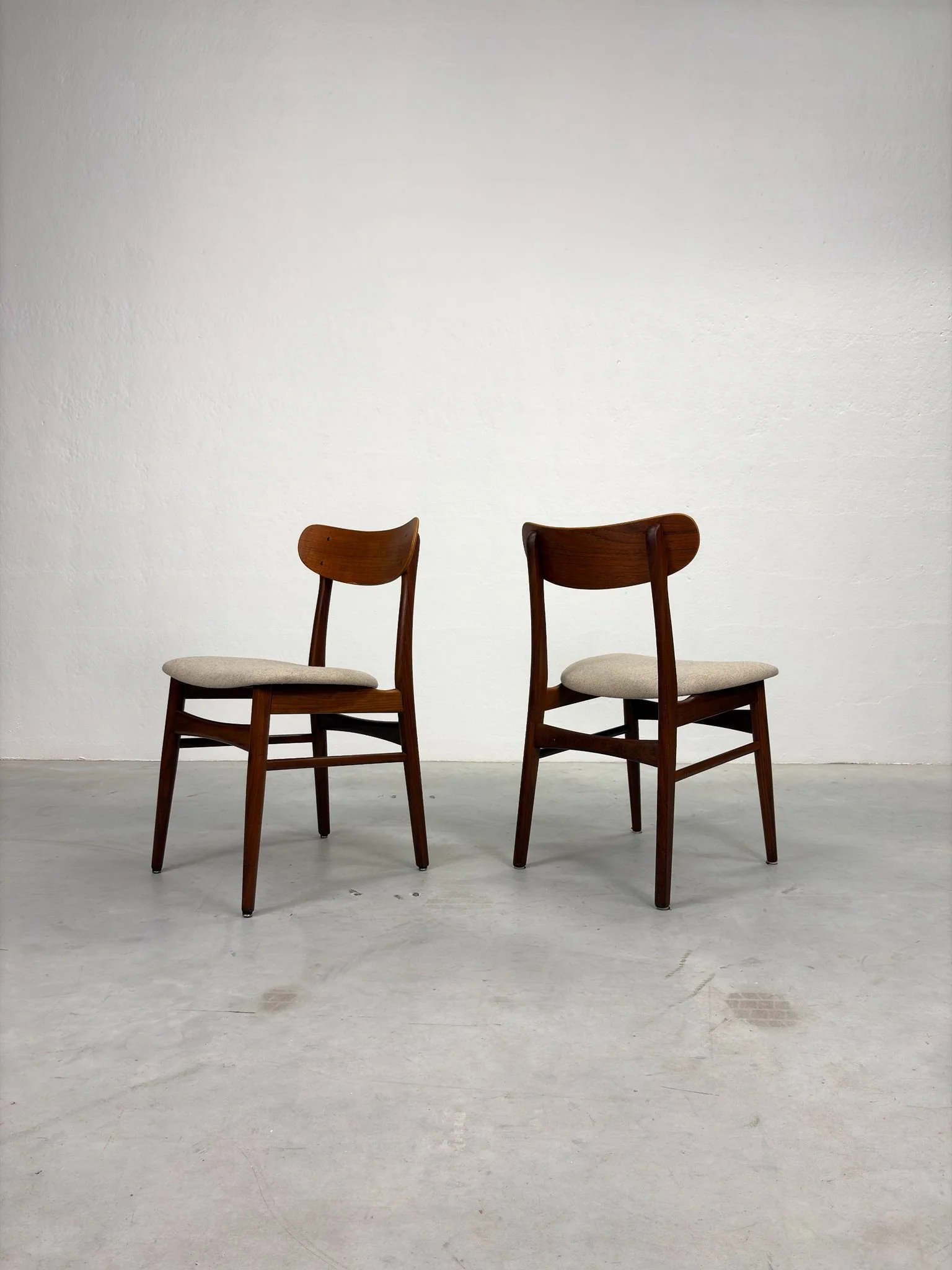 Set Mid-Century Eetkamerstoelen van Farstrup (12).jpeg