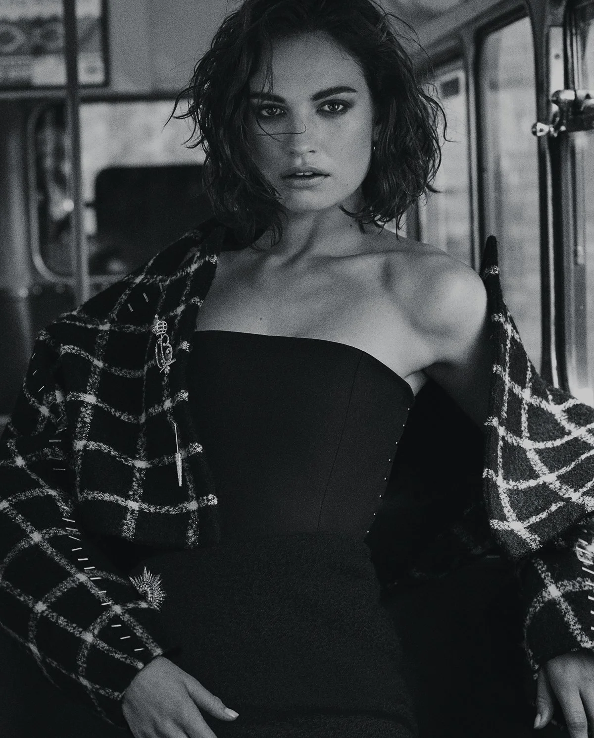 MR0950JM_S04_392_V3_HandComp2 copyb.jpg