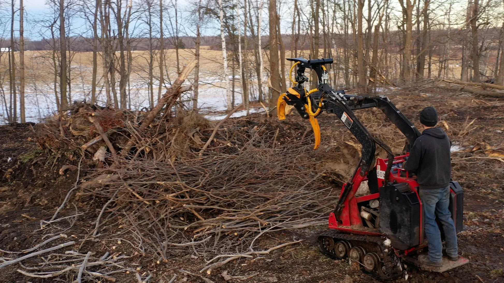 The Ultimate Multi-Purpose Grapple: The Quick Attach Versa Grab