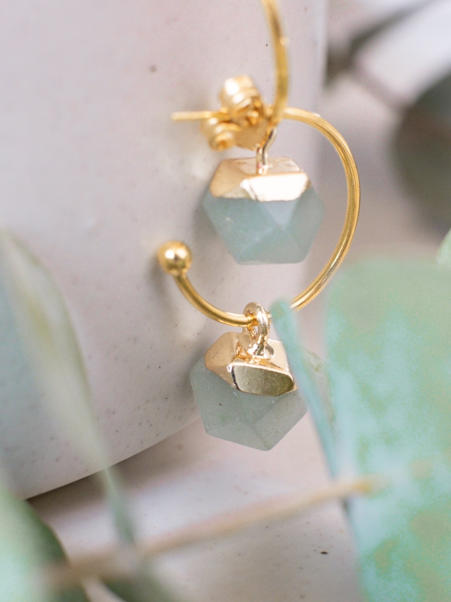 Najče&scaron;će tražite Harmonia nau&scaron;nice u zelenim tonovima. Neko vrijeme ih nisam nadopunjavala jer mi je fokus bio na drugim kolekcijama, ali imam dobru vijest &ndash; stigla je mala Harmonia nadopuna u @studio78.zagreb ! 😉