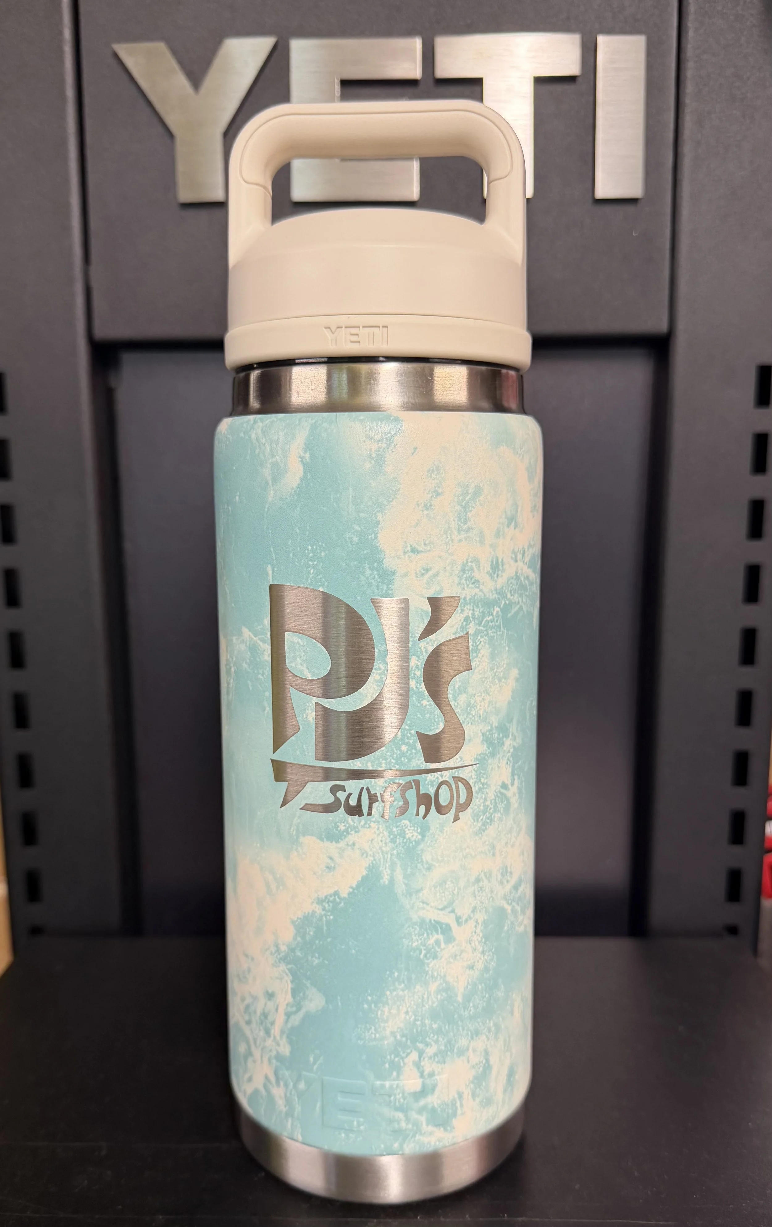 YETI Rambler 26oz Bottle with Colour-Blocked Chug Cap
