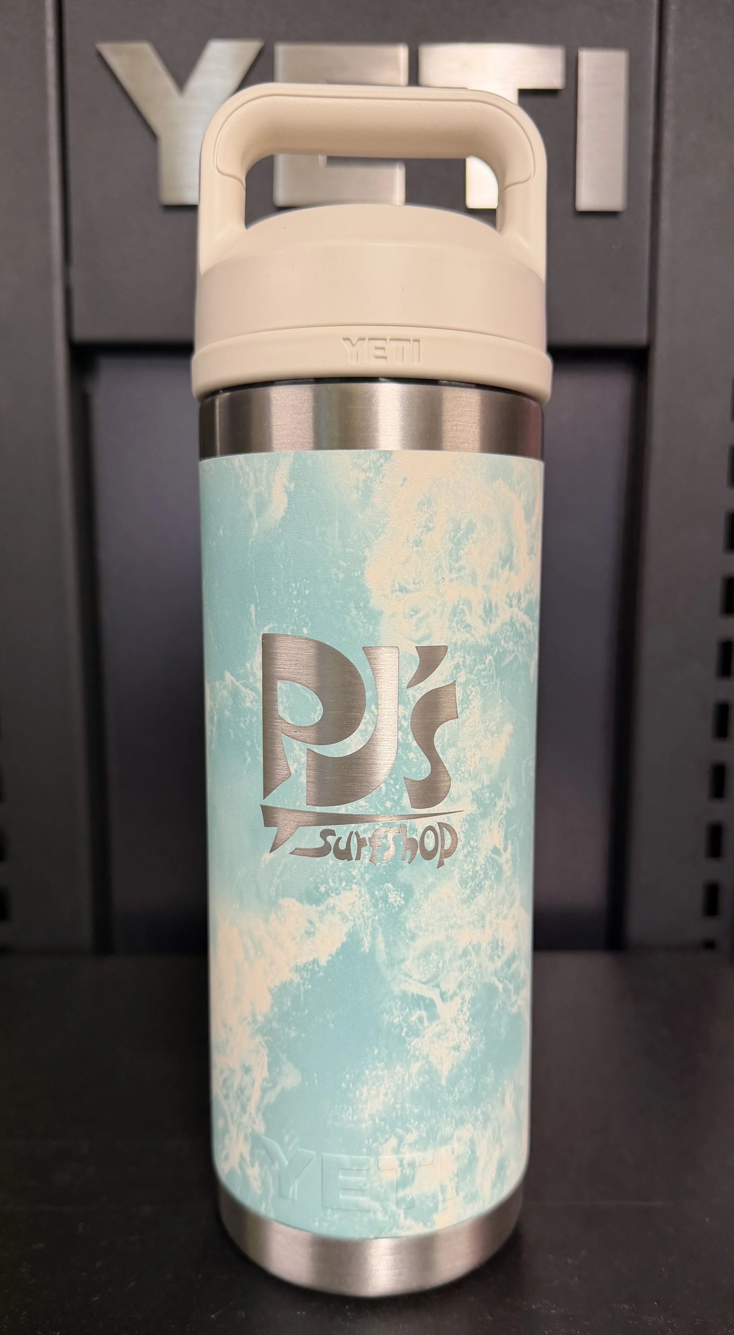 YETI Rambler 18oz Chug Bottle Sea View