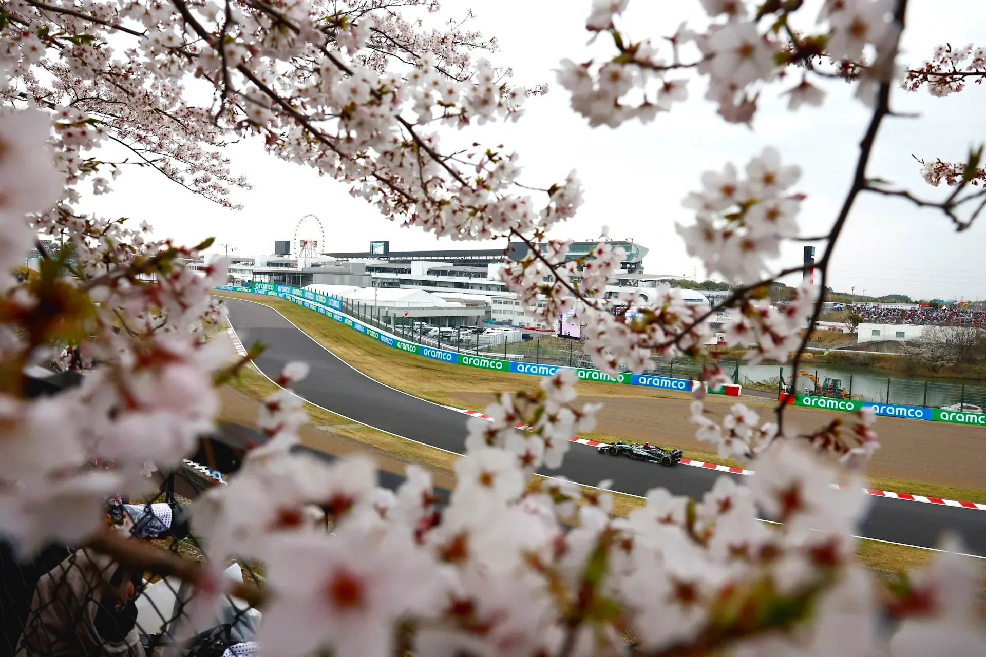 Suzuka International Racing Circuit during Japanese Grand Prix with grandstands and track
