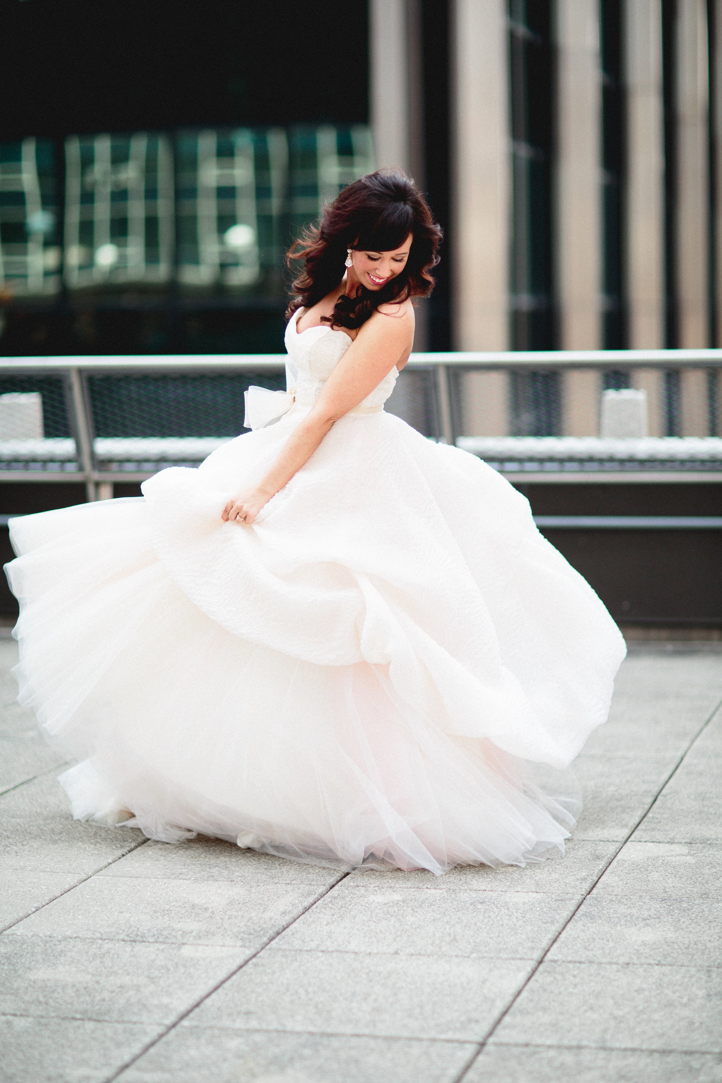 Creative Bride Poses - Columbus Wedding Photographer