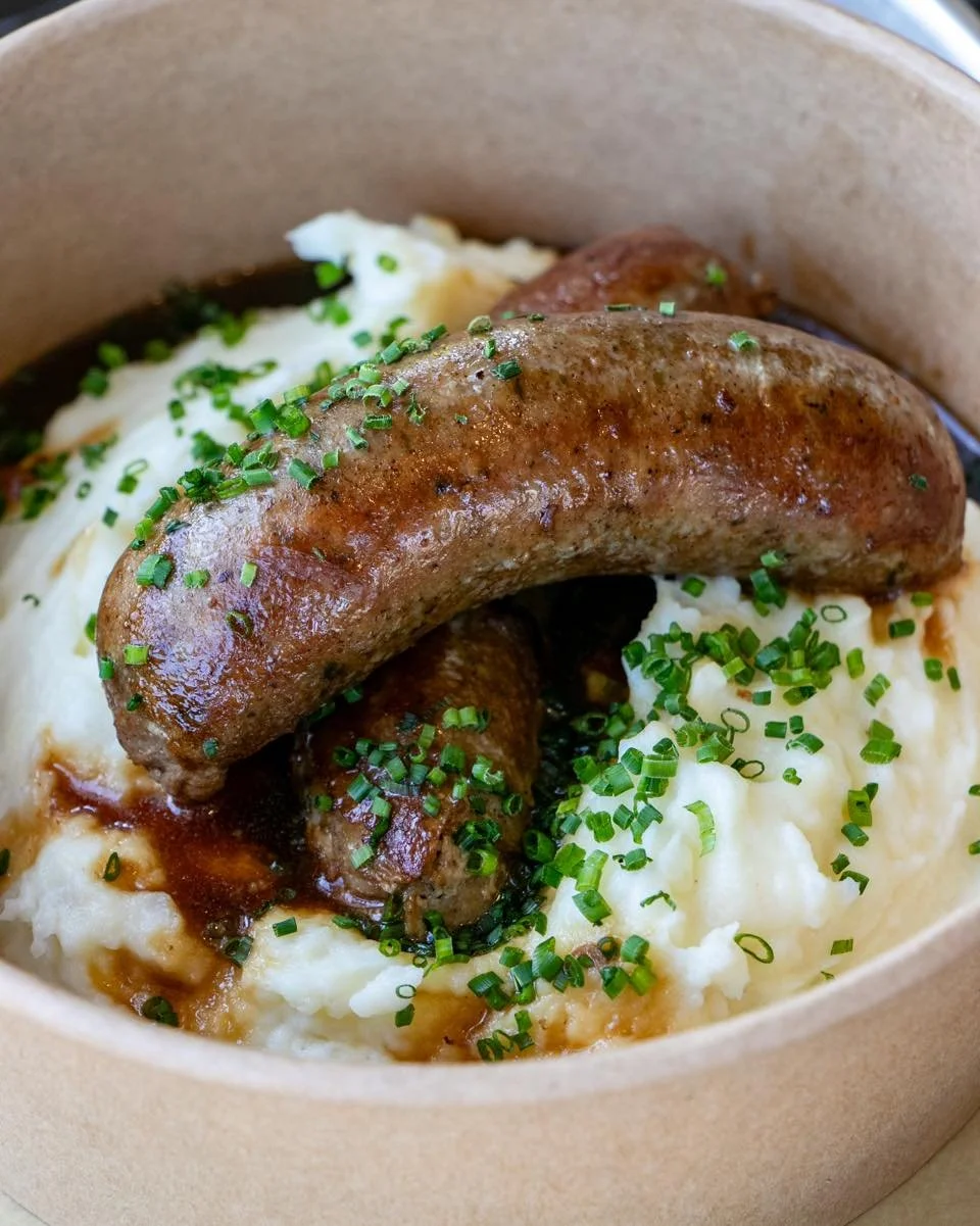 ☘️ Saturday Special ☘️🥔

BANGERS &amp; MASH 
Cheshire Irish sausages slow-braised in our rich Rule of Thumb onion gravy, served over creamy roasted garlic mashed potatoes 

Join us today from 12&ndash;9 PM &mdash; while it lasts!

#pigfish #sarasota
