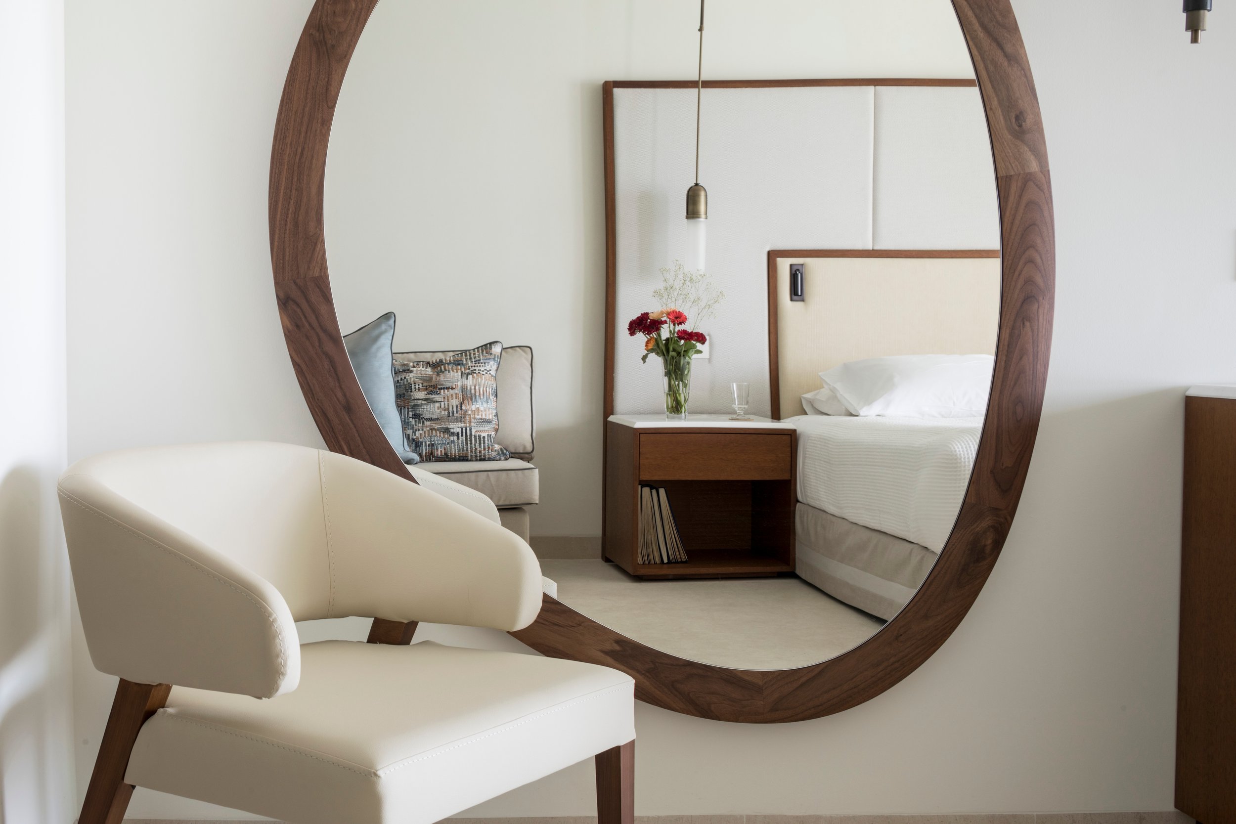 Premium Junior Suite mirror sofa.JPG