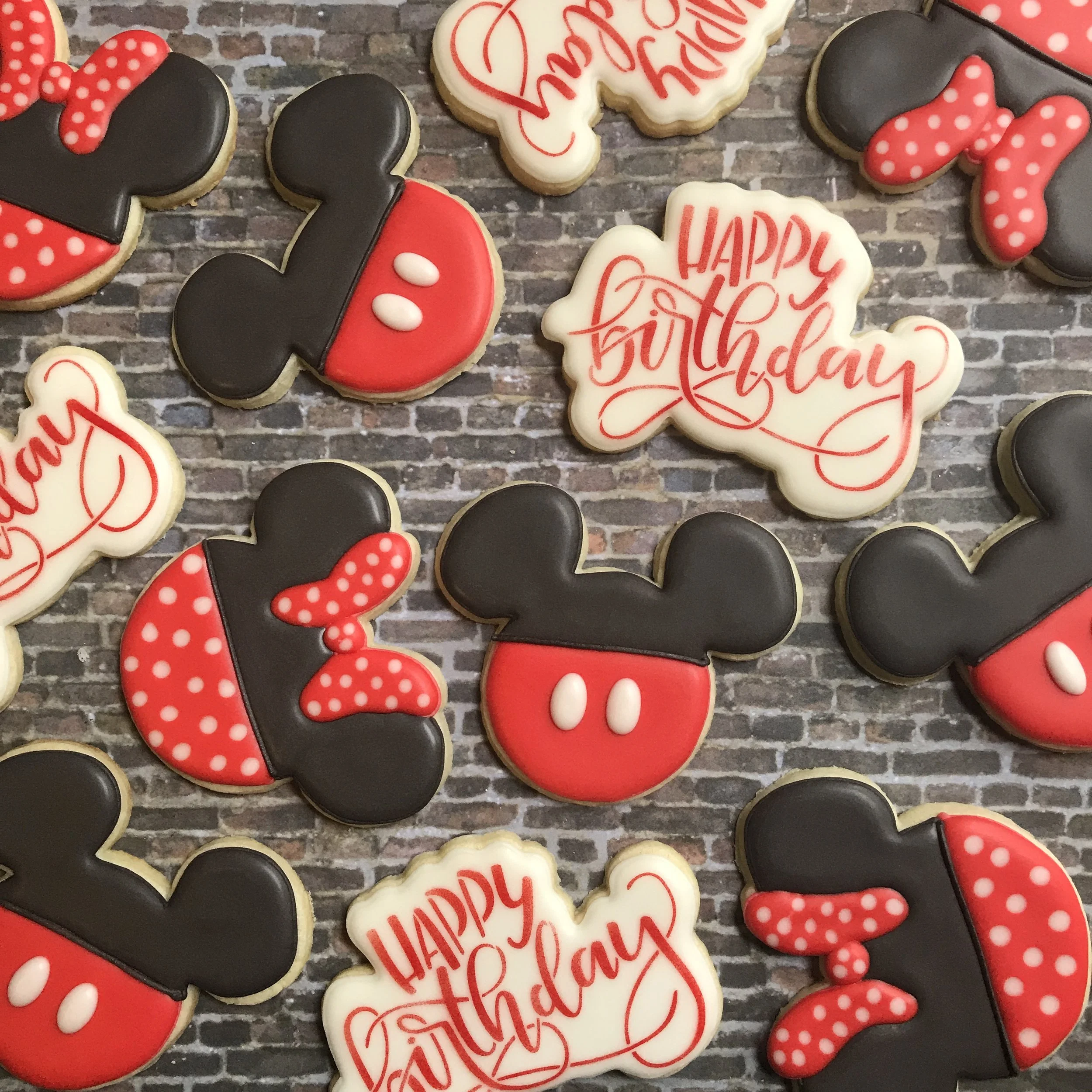 Birthday_MickeyMouse_MinnieMouse.JPG