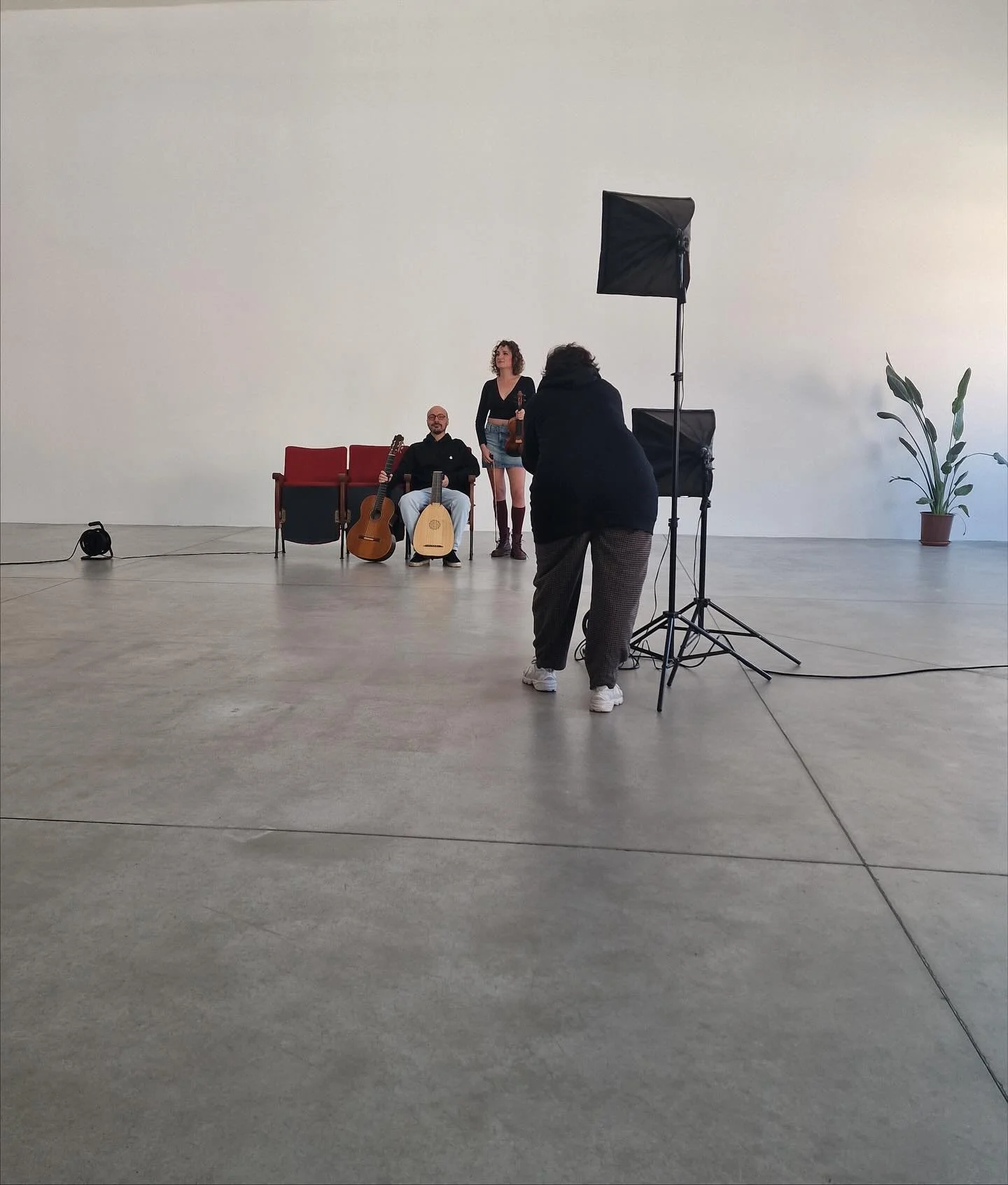 ❓Il musicista pensa solo alla musica?? 
Seeee, magari! 

@tiumoduo evolve e ricerca una nuova immagine, a voi quale piace? 🤣🤣🤣

1)@conde_claros non sorride, fa il pasci&agrave;! 🙈
2) @conde_claros sorride con piacere alla mia scala ascendente 😍
