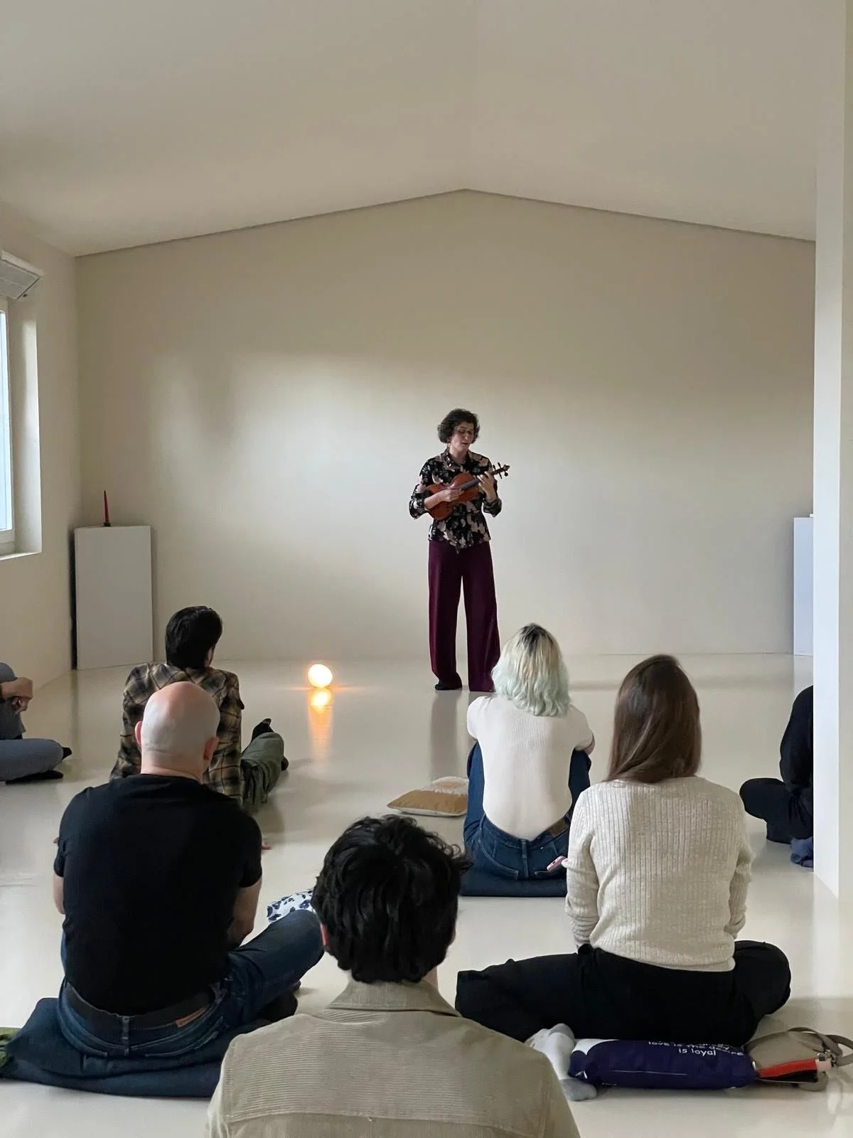 Un weekend insolito con 3 spettacoli diversi. ☺️
In questo periodo la mia frase guida Picche Cause vacilla, gli appuntamenti musicali sono tanti e tutti diversi tra loro.
🙏 Obiettivo: rimanere presente e non disperdermi nella moltitudine! 

E tu com