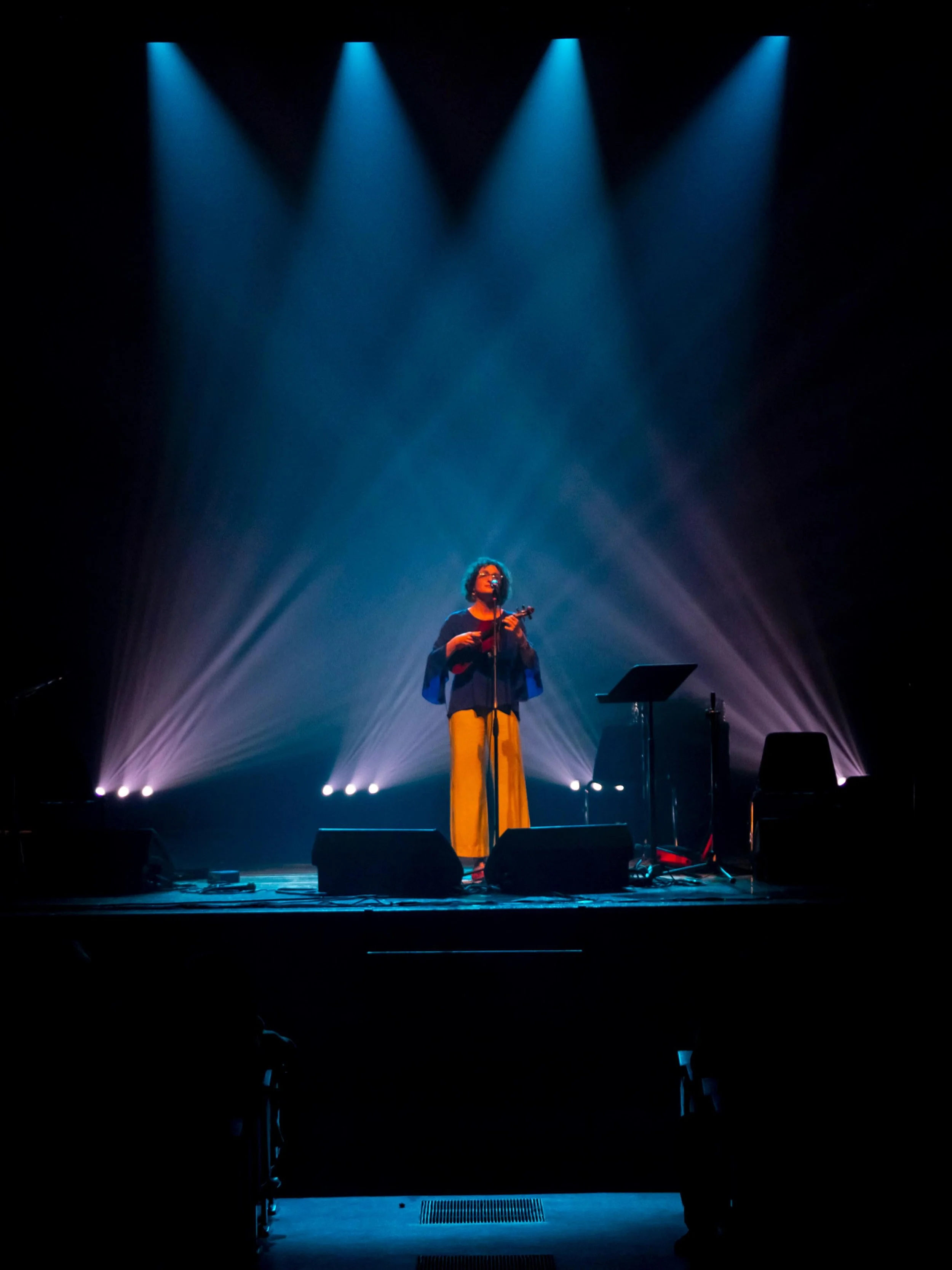 Alcuni scatti del fotografo @guidozong al Teatro Sperimentale di Pesaro.
Grazie 🙏🌷

🎶 Ci vediamo il 30 Maggio con lo spettacolo #bunker di @officina_teatrale_a_ctuar a Villa Turri per @dumbo.space . 

#amatmarche #playlistpesaro #glocalsound #viol