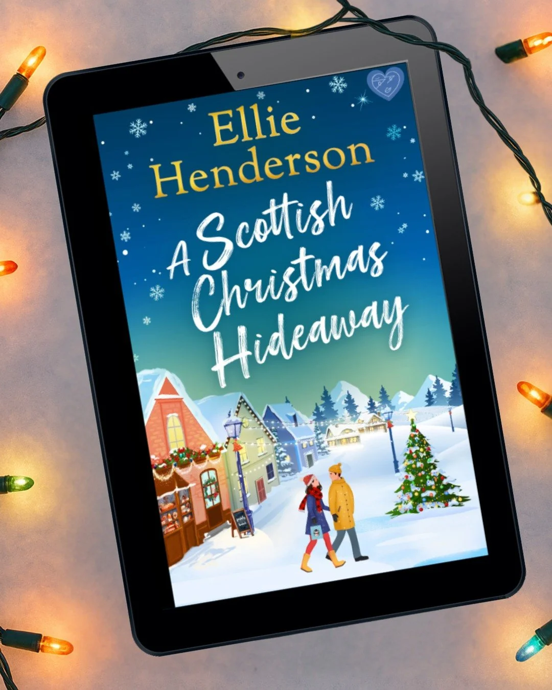 🎄✨ IT&rsquo;S HERE! ✨🎄
Pack your bags  we&rsquo;re heading to Rowan Bay for the very first time 🏔️
Cosy pubs, gingerbread disasters, small-town charm&hellip; and a second chance at love.

📖 A SCOTTISH CHRISTMAS HIDEAWAY by Ellie Henderson
✨ OUT N