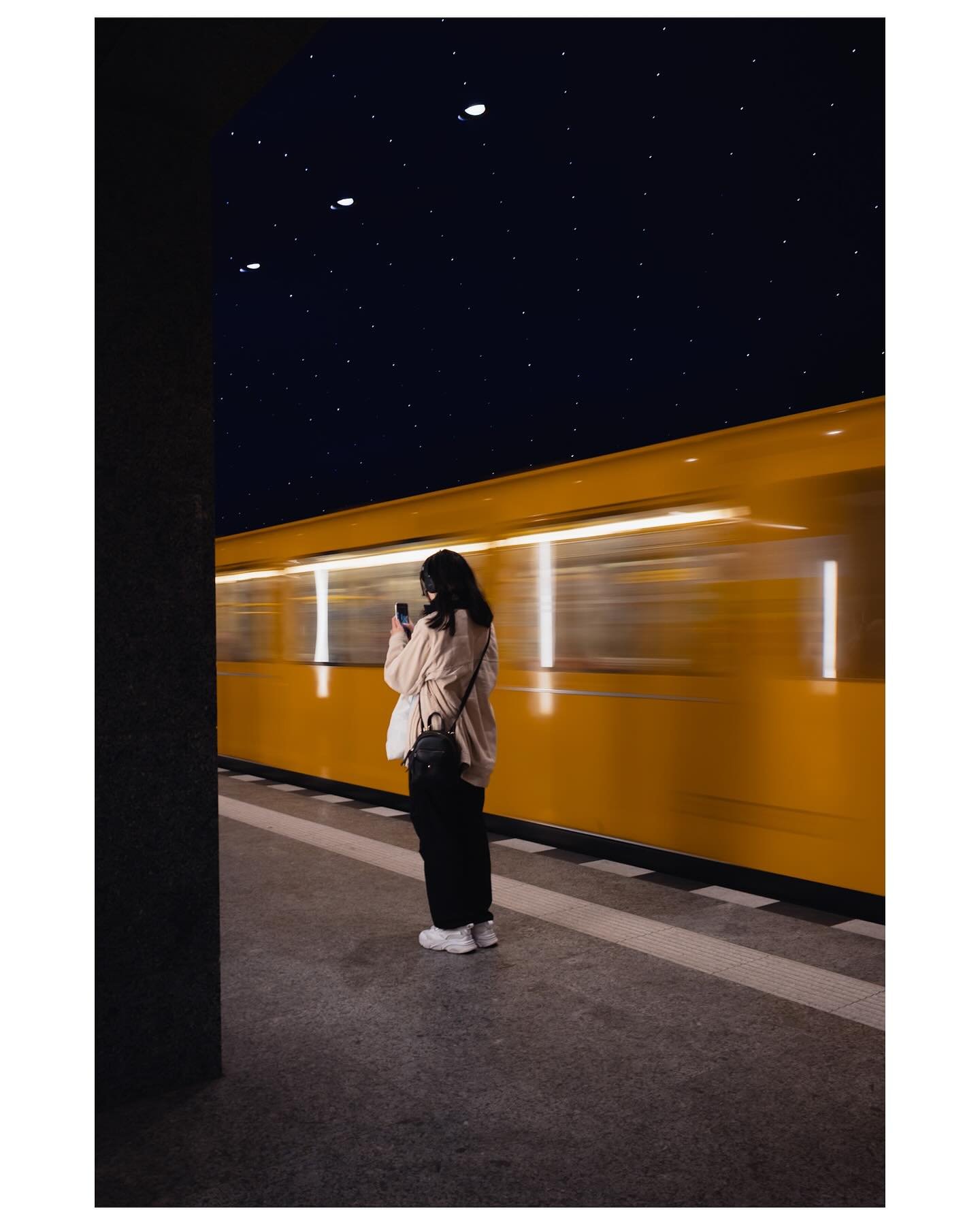 A slow shutter can make things appear faster.
1. Berlin
2. Jaipur
3. Paris
4. Lisbon
.
.
.
.
.
.
#streetphotography
#thinkverylittle
#everybodystreet
#ourstreets
#street_me_up
#tdmmag
#street_avengers
#bnw_demand
#dreaminstreets
#SPiCollective
#SPi
