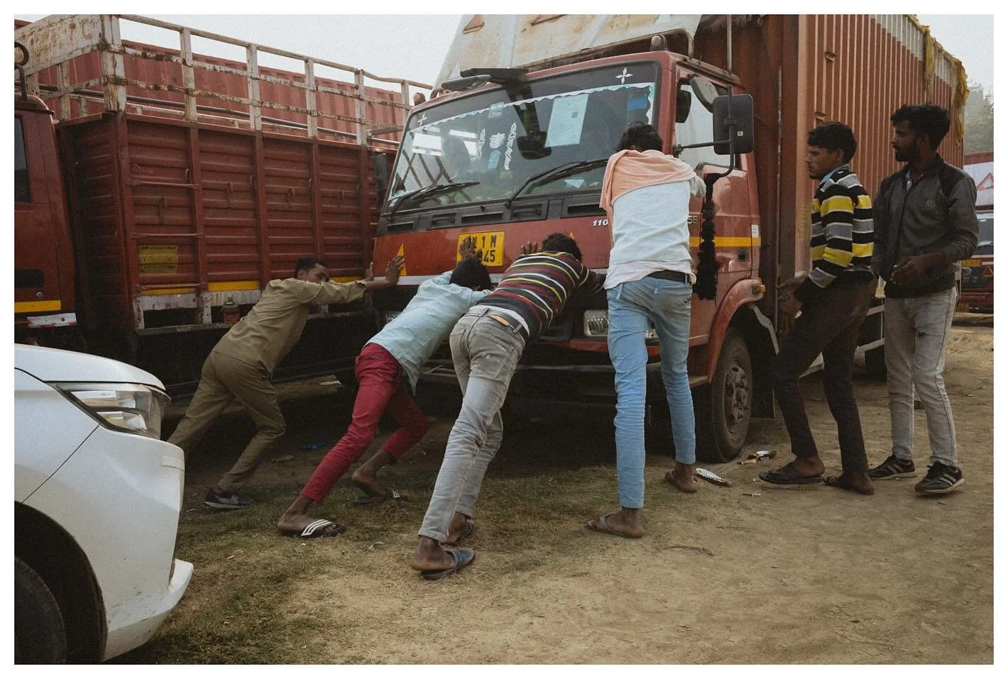 Never a dull moment in Varanasi
.
.
.
.
.
.
.

#streetphotography
#thinkverylittle
#everybodystreet
#ourstreets
#street_me_up
#tdmmag
#street_avengers
#bnw_demand
#dreaminstreets
#SPiCollective
#SPi_Travel
#SPi_Action
#tdmmag
#streetphotographers
#my