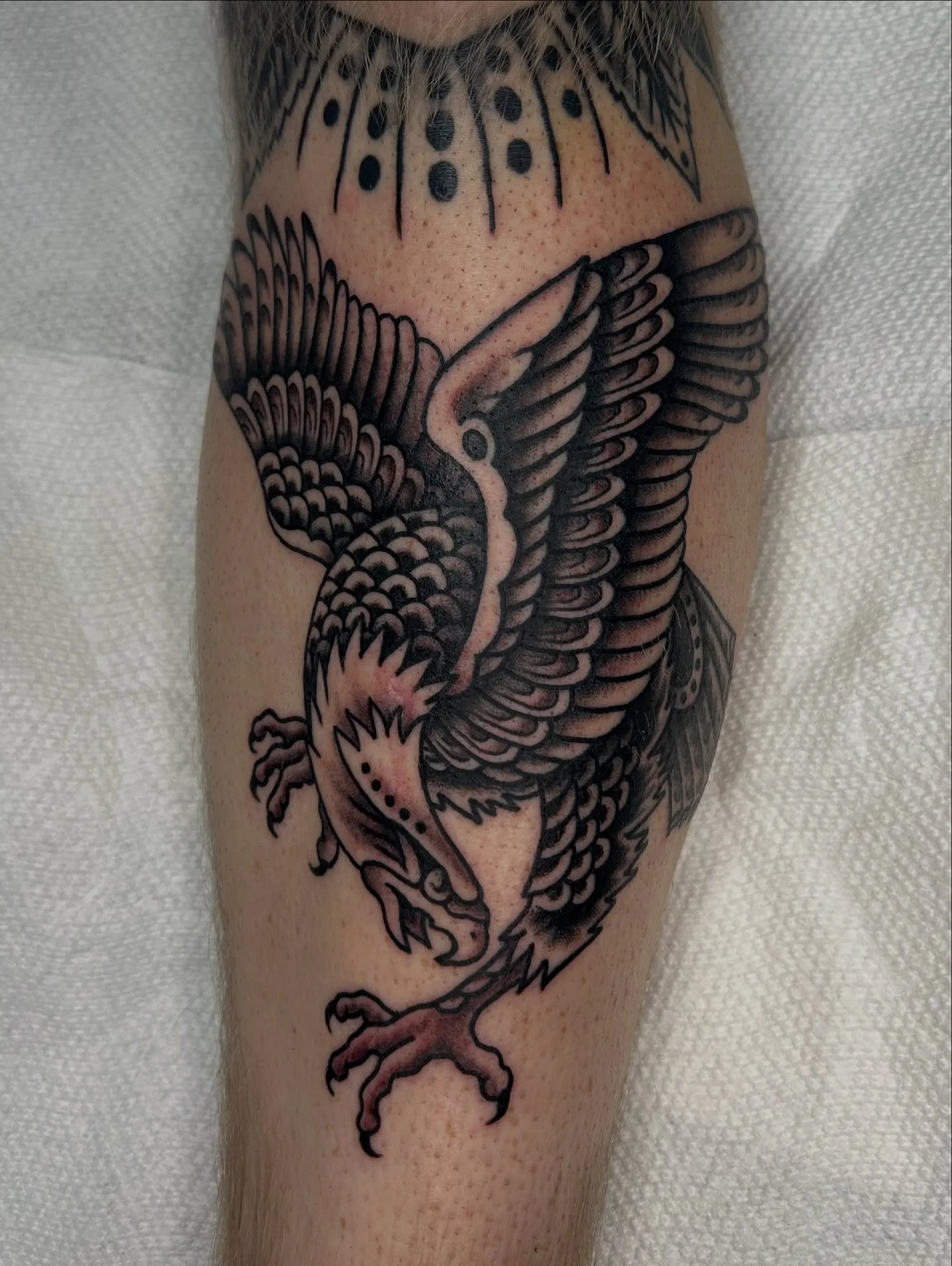 CLASSY EAGLE adding to @zeke_hunsicker &lsquo;s leg sleeve! Swipe for more. Thank you Zeke for the commitment 🫶🏻 ALSO ITS OFFICIALLY WING MONTH @enso_tattoo
