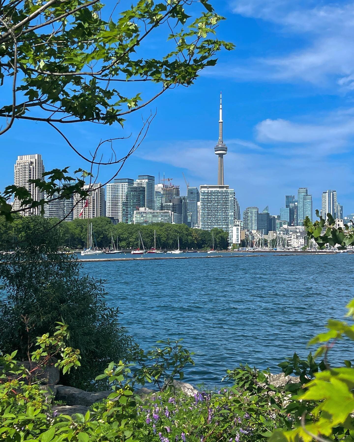 just like i remember it&hellip; 🍁&lt;3 
#childhood #15yearslater 

.
.
.
.
.
.
.
.
.
.
#canada #ontario #toronto #mississauga #niagarafalls #stchristopher #parks #raisedincanada #polishgirl #vacation #family #goodtimes #canadiansummer #goodtobeback