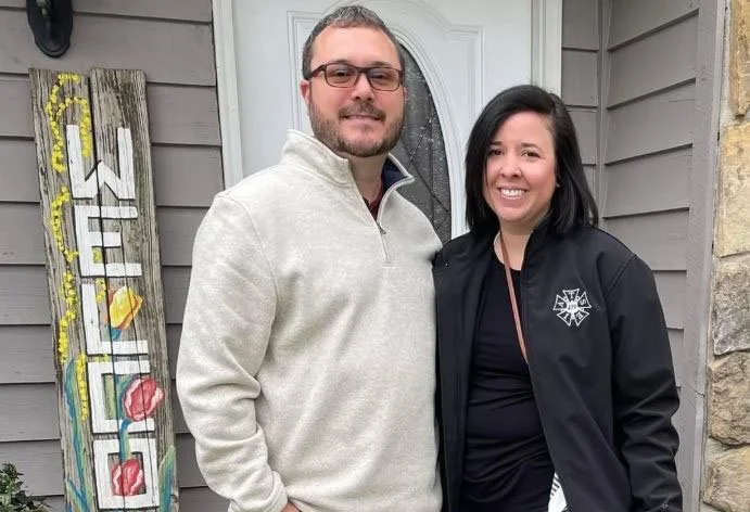 Welcome Adam and Sara to the Wagbar Pack!