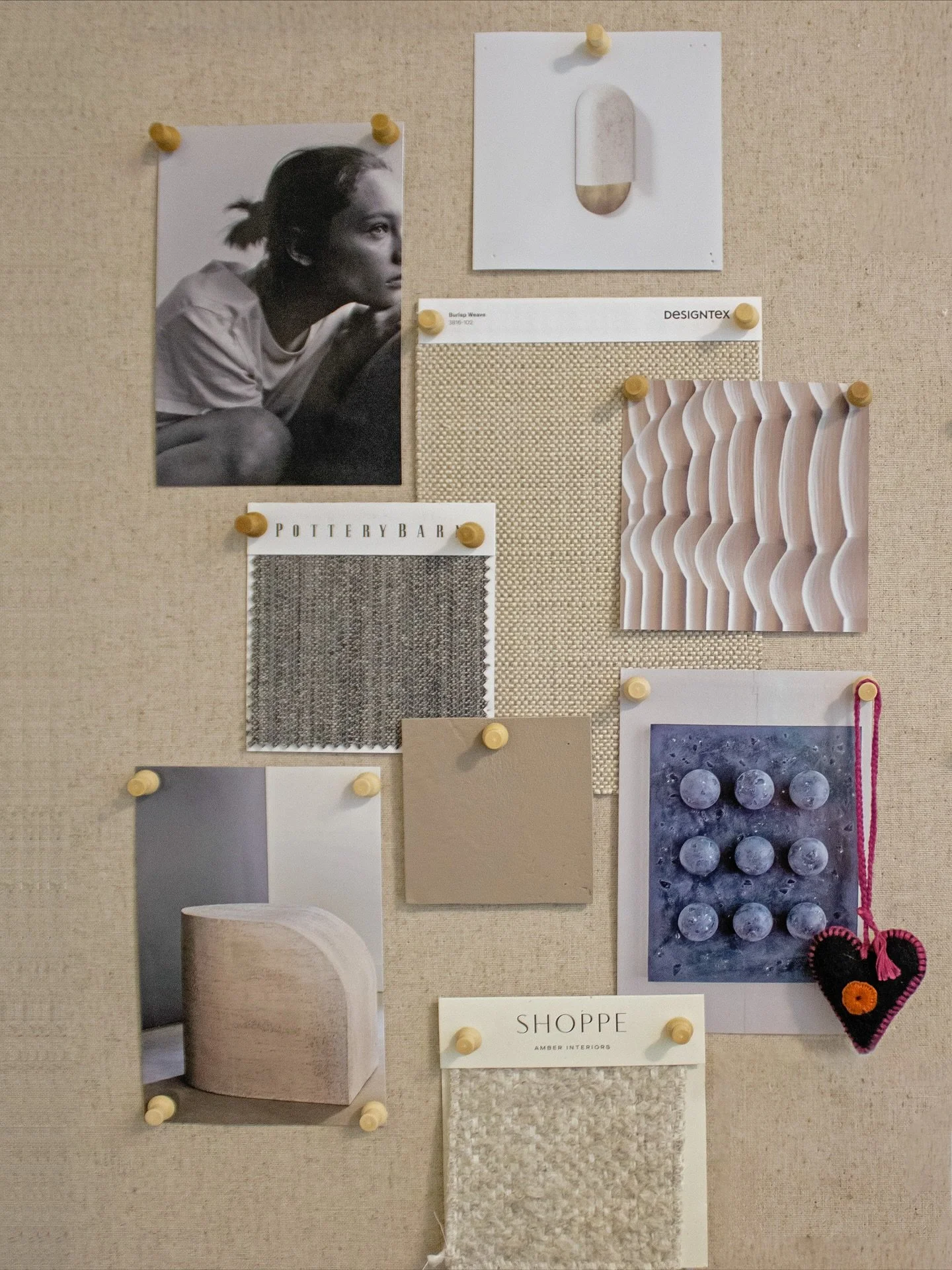 Obsessed with this new color palette!

It immediately went onto my #Moodboard. I believe that a good design composition depends on mixing different textures, tones, and finishes for some interesting contrasts.
-
#Dise&ntilde;oParaVivirBonito
#SeViveB
