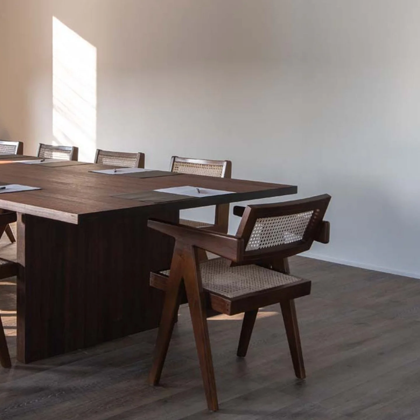 Crafting unique and timeless spaces that age with character and tell your story.
-
#Dise&ntilde;oParaVivirBonito
#SeViveBonito

.
.
.
#interiordesign #interiorstyling #inspira&ccedil;&atilde;o #inspiration