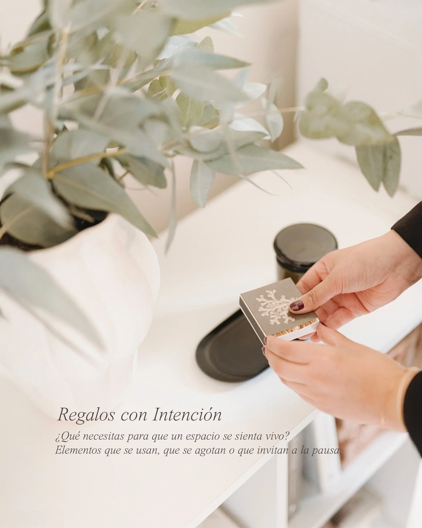 En mi #Dise&ntilde;oParaVivirBonito creo que cada objeto en un espacio debe contar una historia.  Elementos que tengan un prop&oacute;sito funcional o sean piezas que te encantan, invit&aacute;ndote a ser consciente de todo lo que posees y si verdade