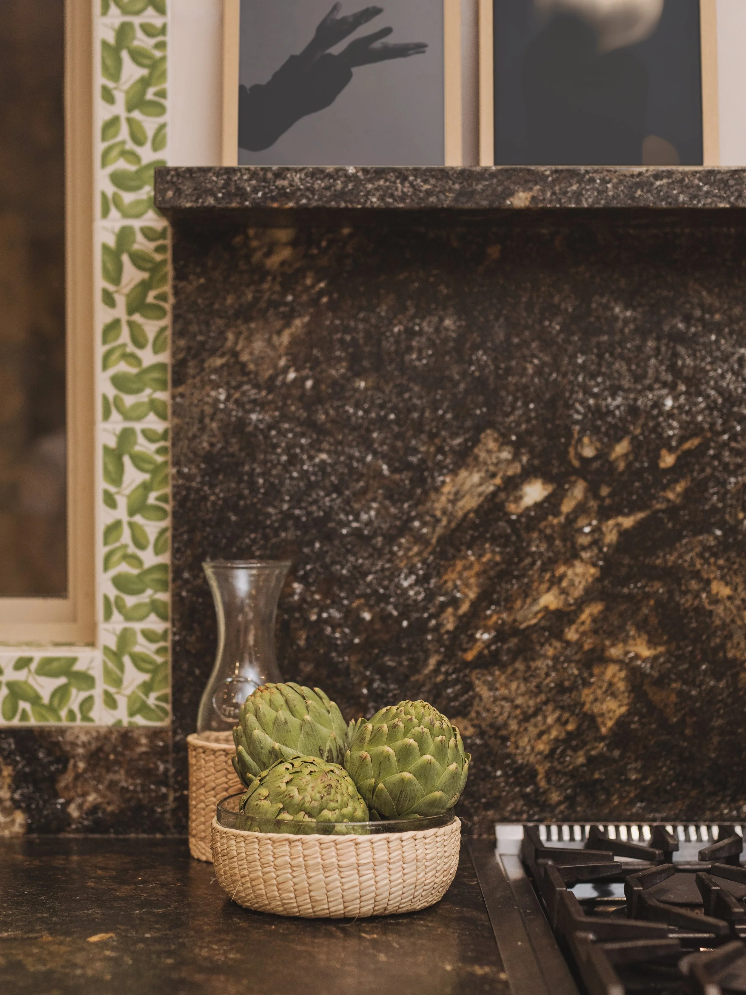 From the archive with @anbt.studio 
Intentional Space Design: styling details for everyday living.
-
#Dise&ntilde;oParaVivirBonito
#StylingDetails