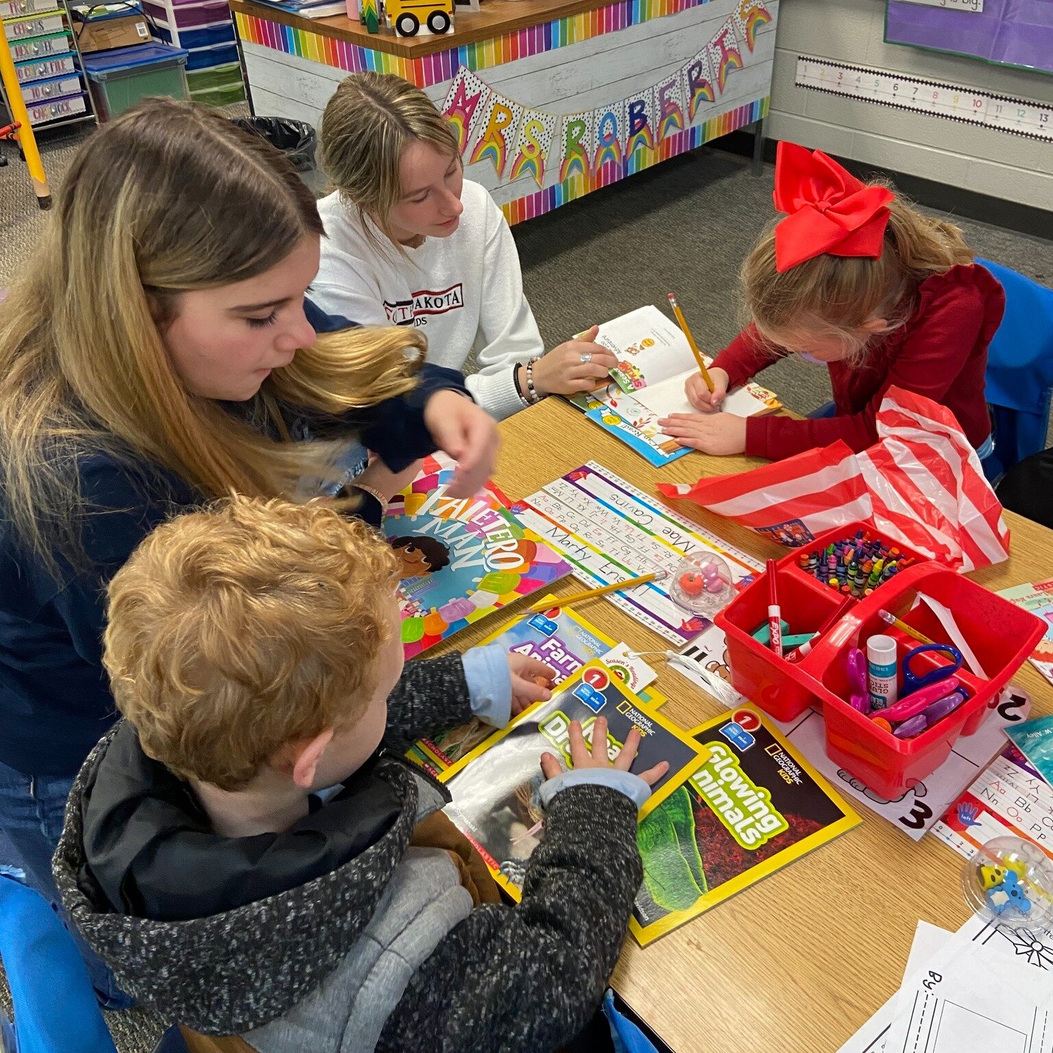 What a fantastic time was had by all delivering fun and educational books to the kindergarteners of Calloway County and Murray Elementary School. Season's Readings has been delivering books to students for over 5 years! 🎄📚

Please consider us as yo