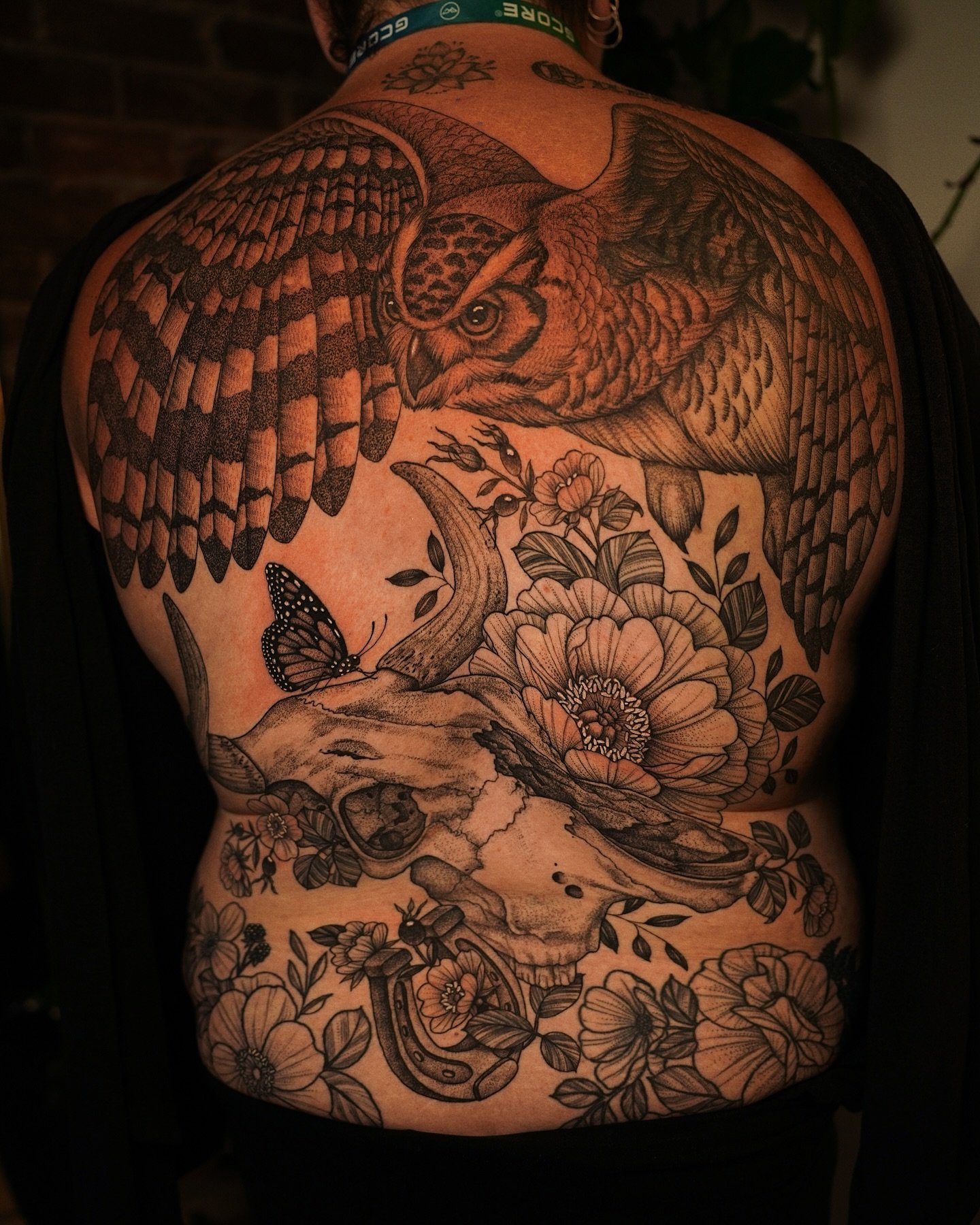 Monique&rsquo;s back piece needed a proper spot on here ✨ there&rsquo;s a coverup in this one too! I&rsquo;m so excited to be back to work this week after an amazing weekend away with my friends! I&rsquo;ll be sending out some more consult emails thi