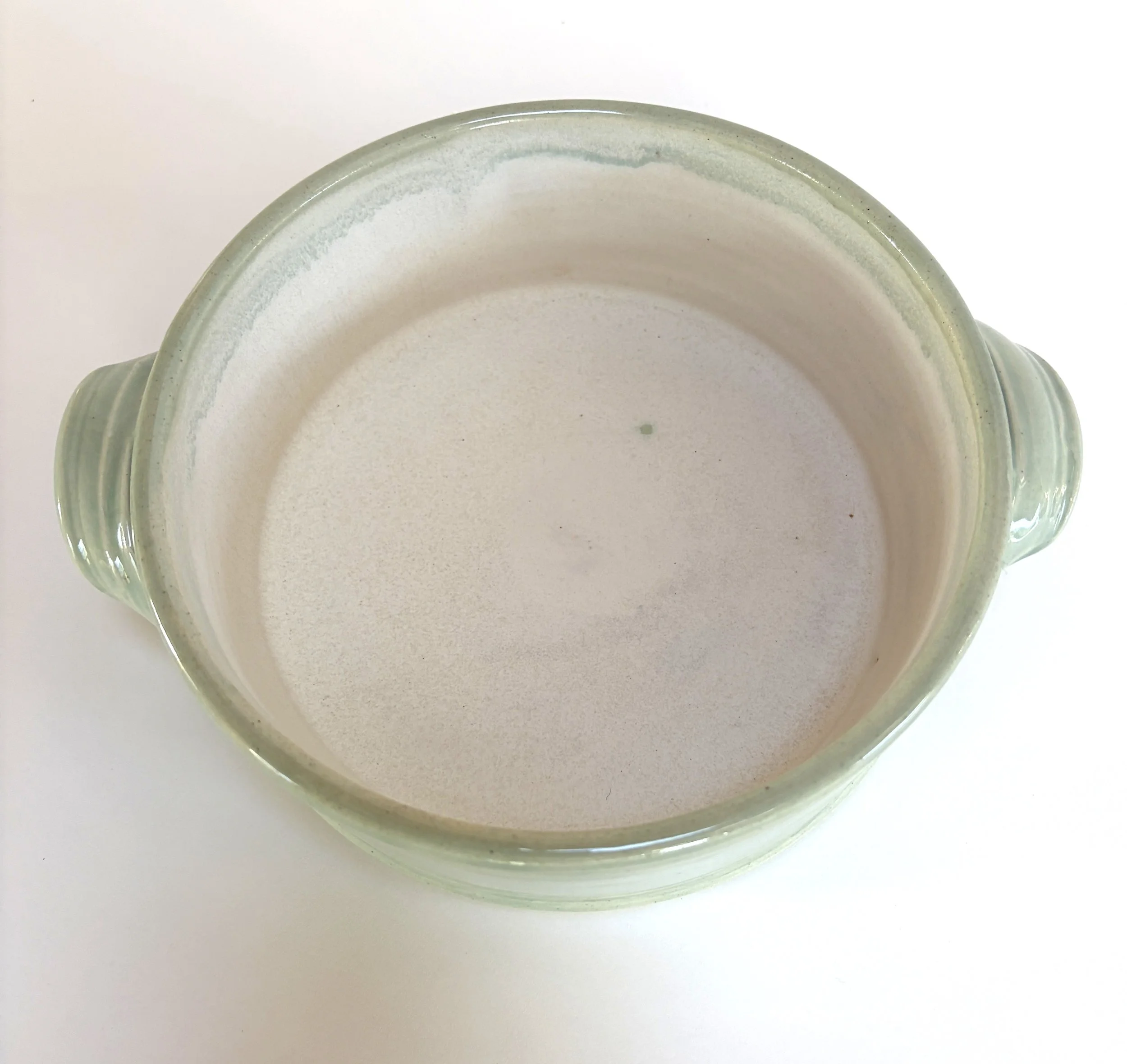 Baking dish with handles