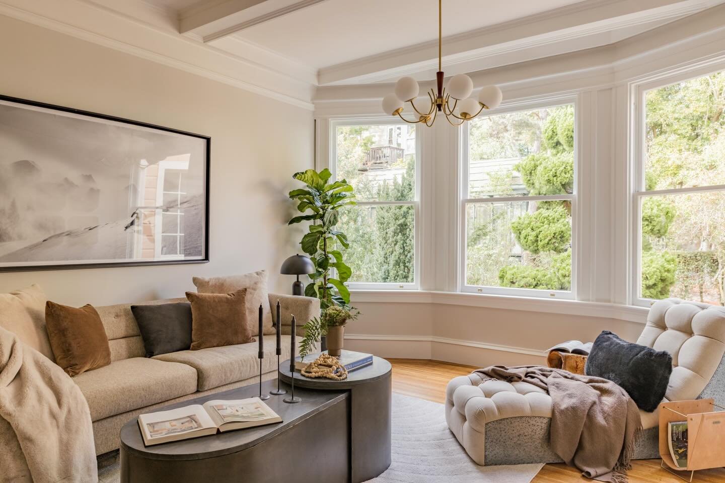 A glimpse into some of our recent &lsquo;whiles&rsquo; spent, through the lens of Nina. 

Photography: @ninamenconi 
Staging: @awhilehq_ 
Staged for: @sanfranciscohomes 

#sfhomestaging #homestaging #interiorphotography #listingphotography #sfre