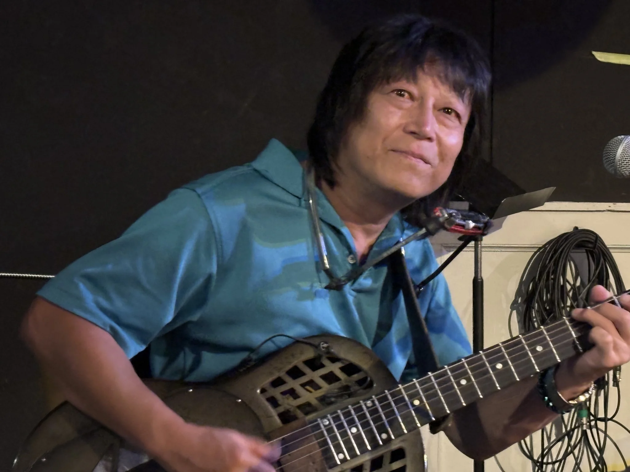 Ryu provided relaxing music from his multi-genre repertoire for the diners at the Transit Smokehouse recently. 2025.