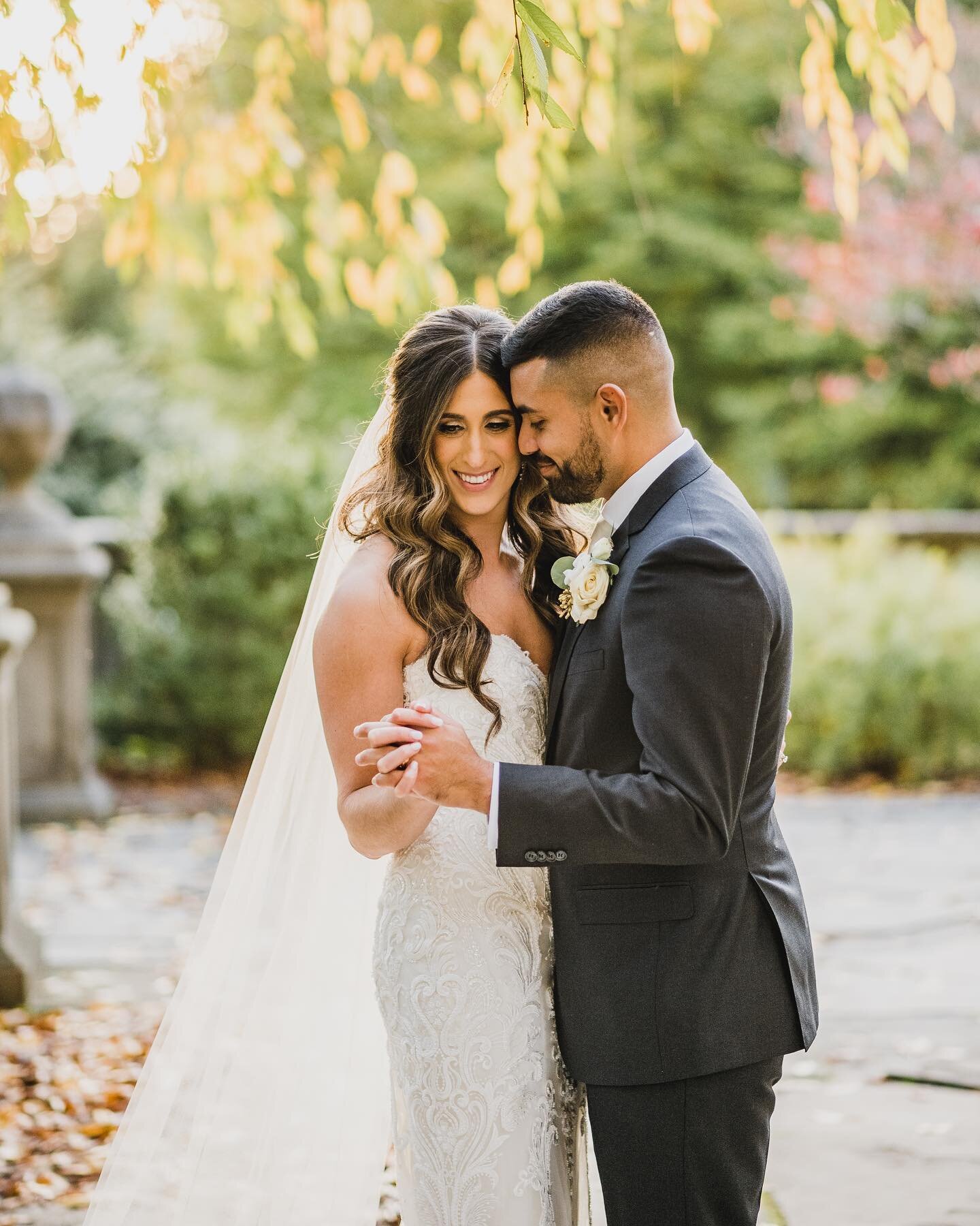 This weekend has been filled with so much love and beautiful fall weather!

Here is a little sneak peak into Kristina + Jonathan&rsquo;s wedding day✨🍂