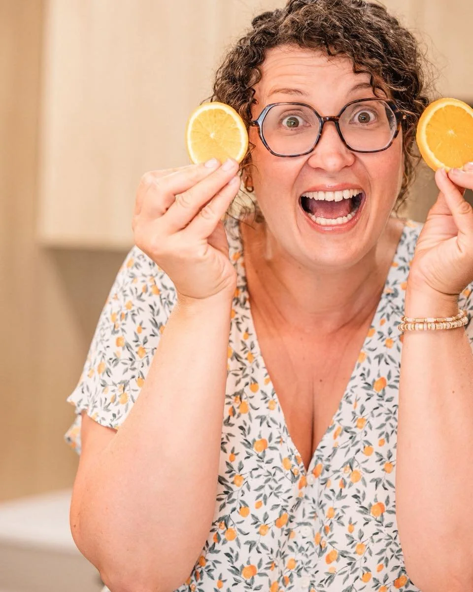 Voir l&rsquo;organisation autrement&hellip; 🍊
Quand je regarde un espace, je ne vois pas seulement le d&eacute;sordre.
Je vois le potentiel, les possibilit&eacute;s et les solutions.
Tri, d&eacute;sencombrement, organisation&hellip; chaque projet es