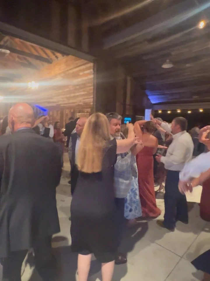 Country + 80&rsquo;s Wedding Vibe! 🔥 

#countrywedding
#bayareacountry 
#countrydj