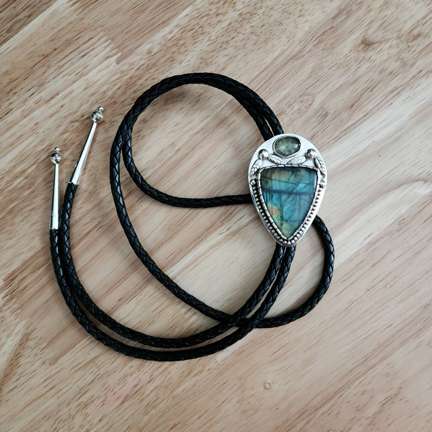 I started this gorgeous piece last year when I returned home from my east coast van trip. I had envisioned the piece even before I got the labradorite from @ransomcabs. Once I received the cab, the design came more into shape and I added the small ro