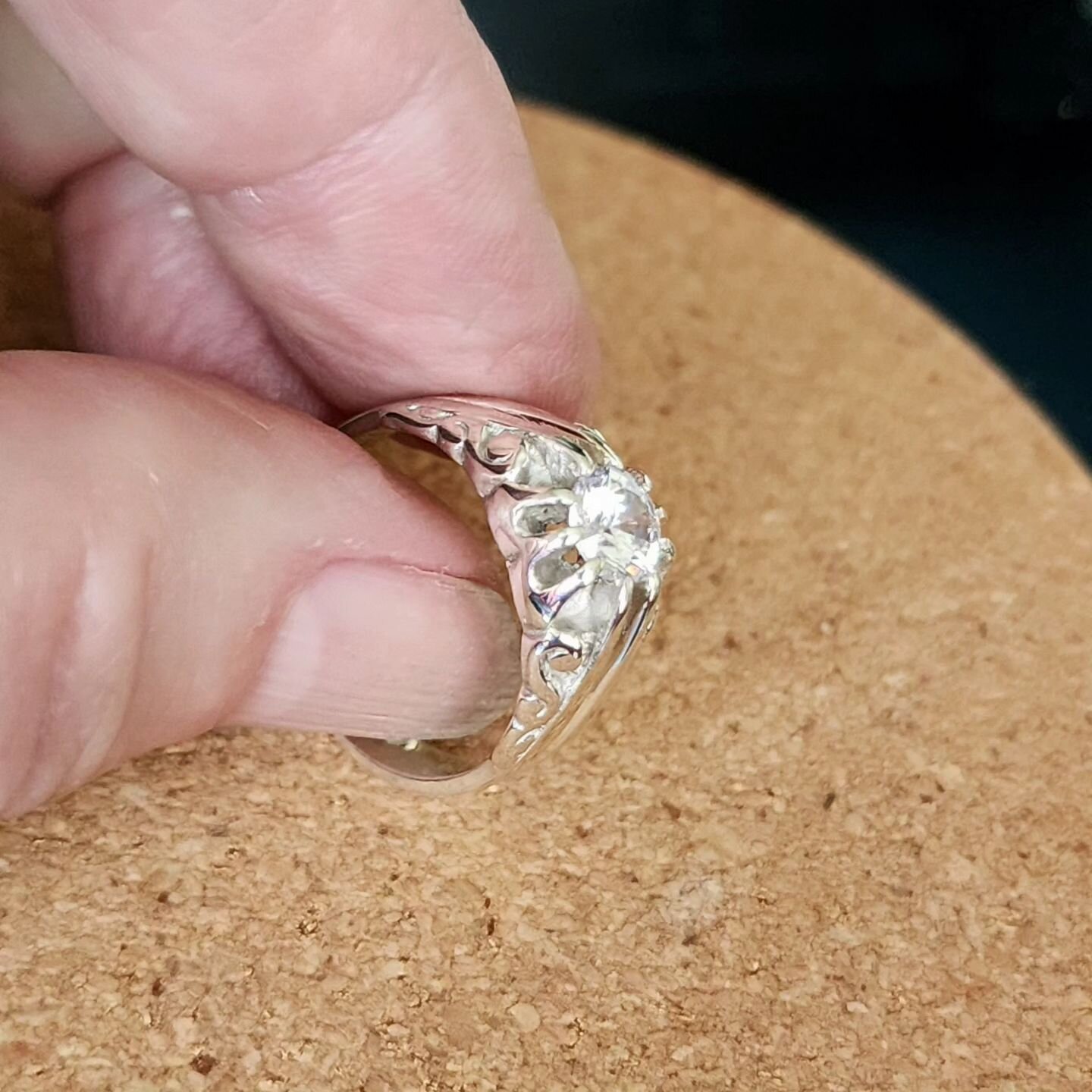 Last week, I attended a lost wax casting class taught by Steve Bostwick and his wife Cynthia at William Holland Lapidary. This ring was one that I cast. I had the CZ from @pepetools_usa with me. Even without doing any finishing to the rough cast, eve