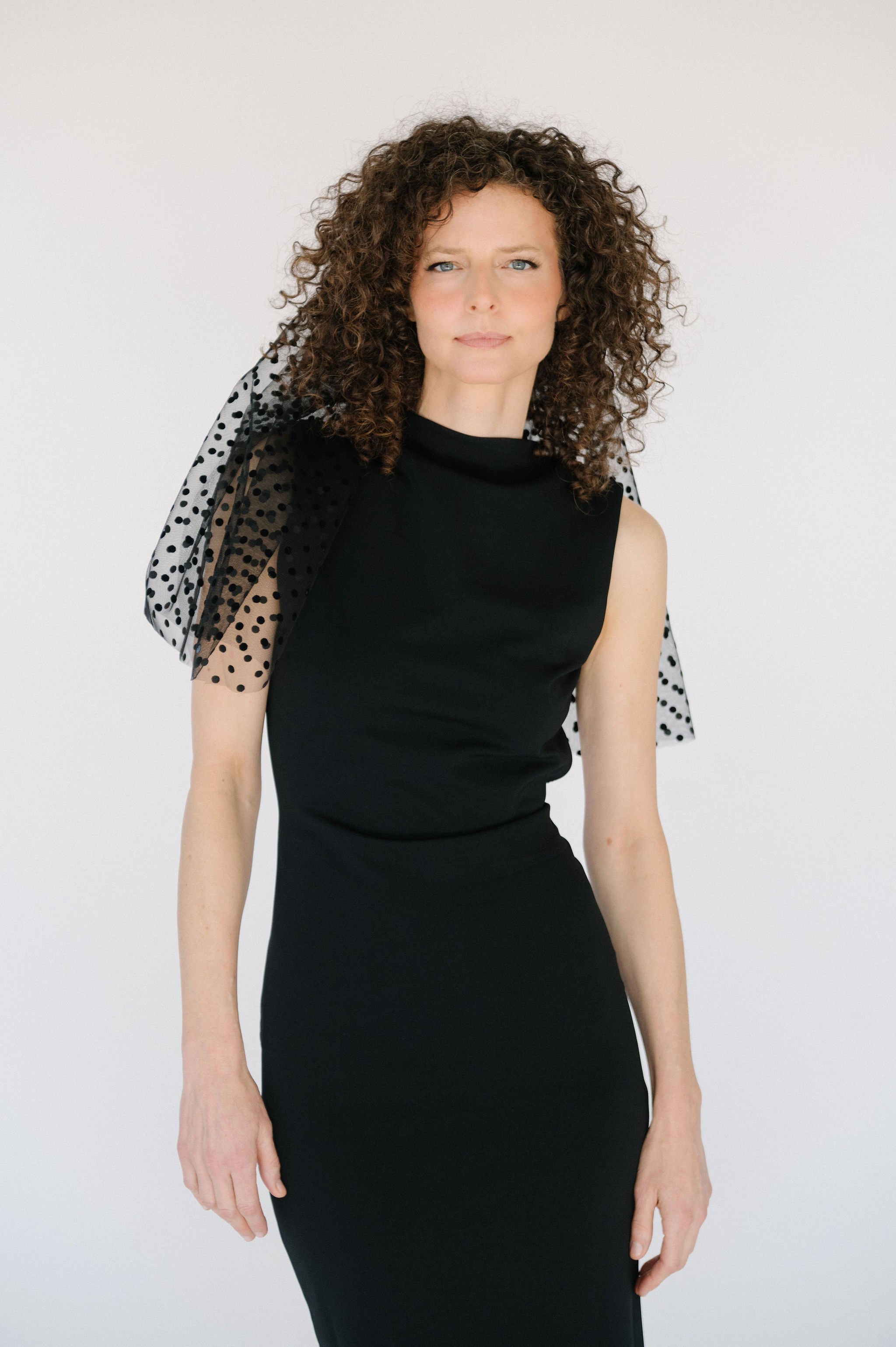 Short Black Dot Veil 1.jpg