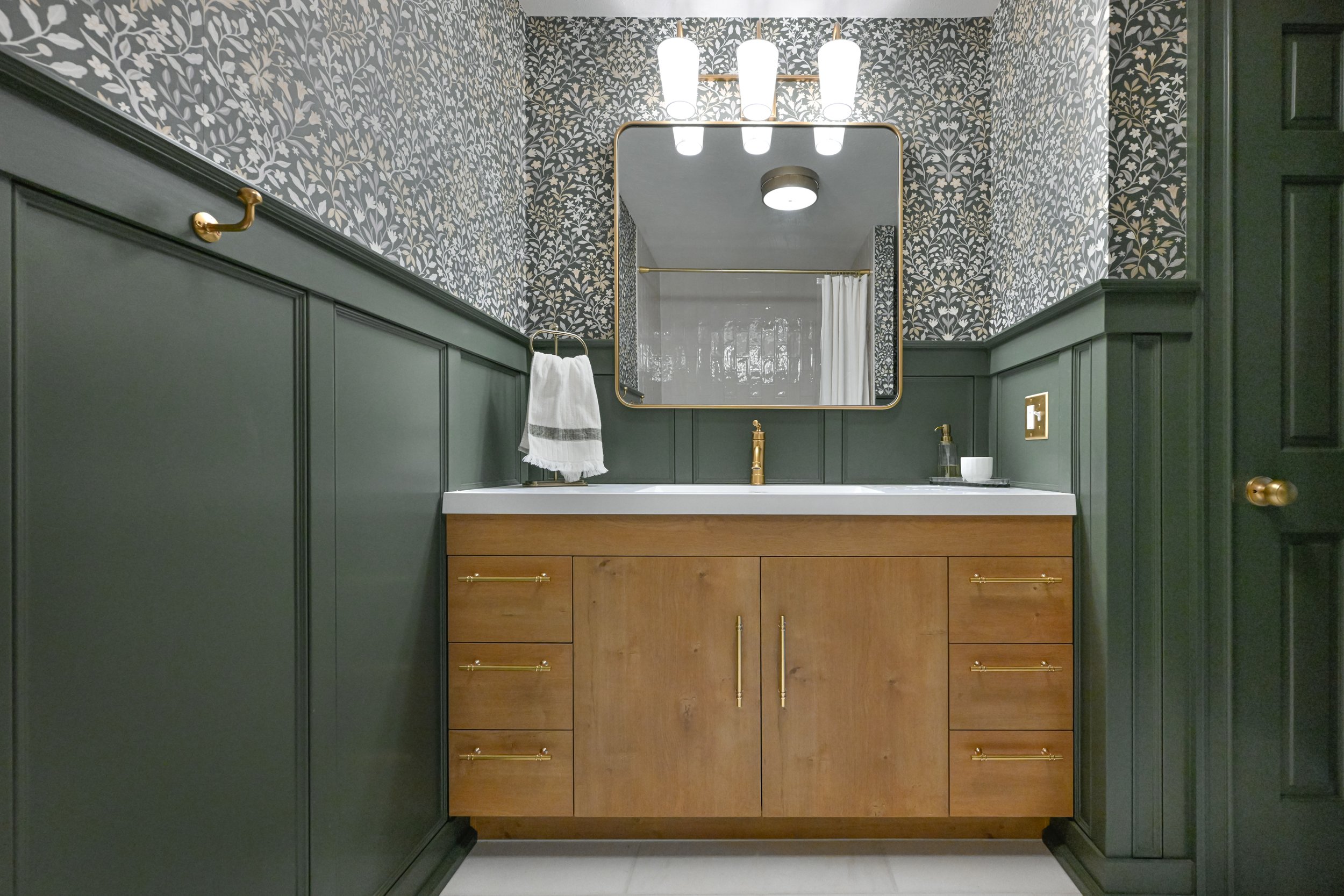 Green Bathroom RealEstate -2.jpg