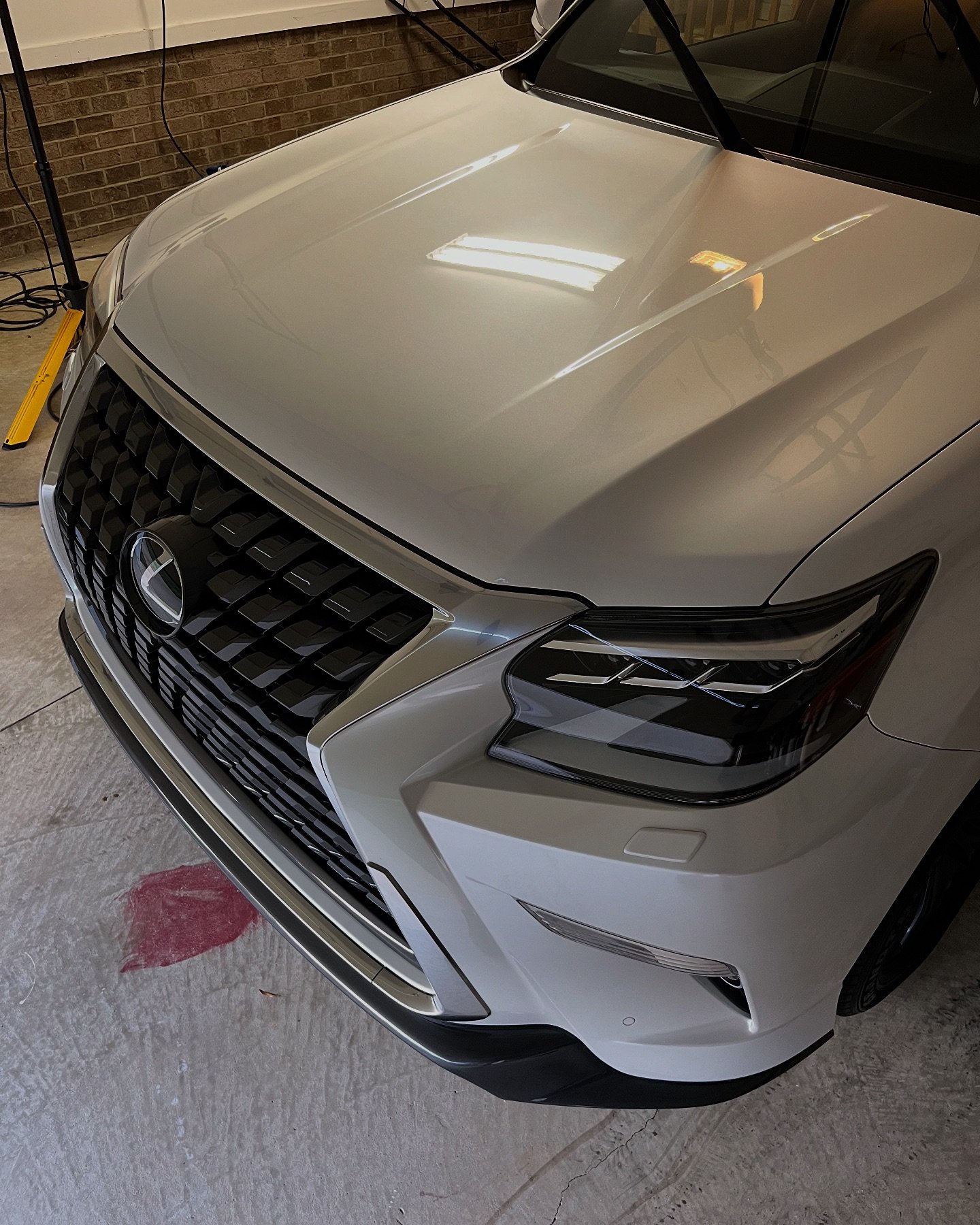 Fully Ceramic Coated 2023 Lexus GX. Only the best to protect this beautiful shade of pearl white. 

📍: Raleigh, NC 
🌐: flywheeldetailing.com 
☎️: (603)930-5057
💌: flywheeldetailing@gmail.com

#detailer #detailing #porsche #autodetailing #detailing