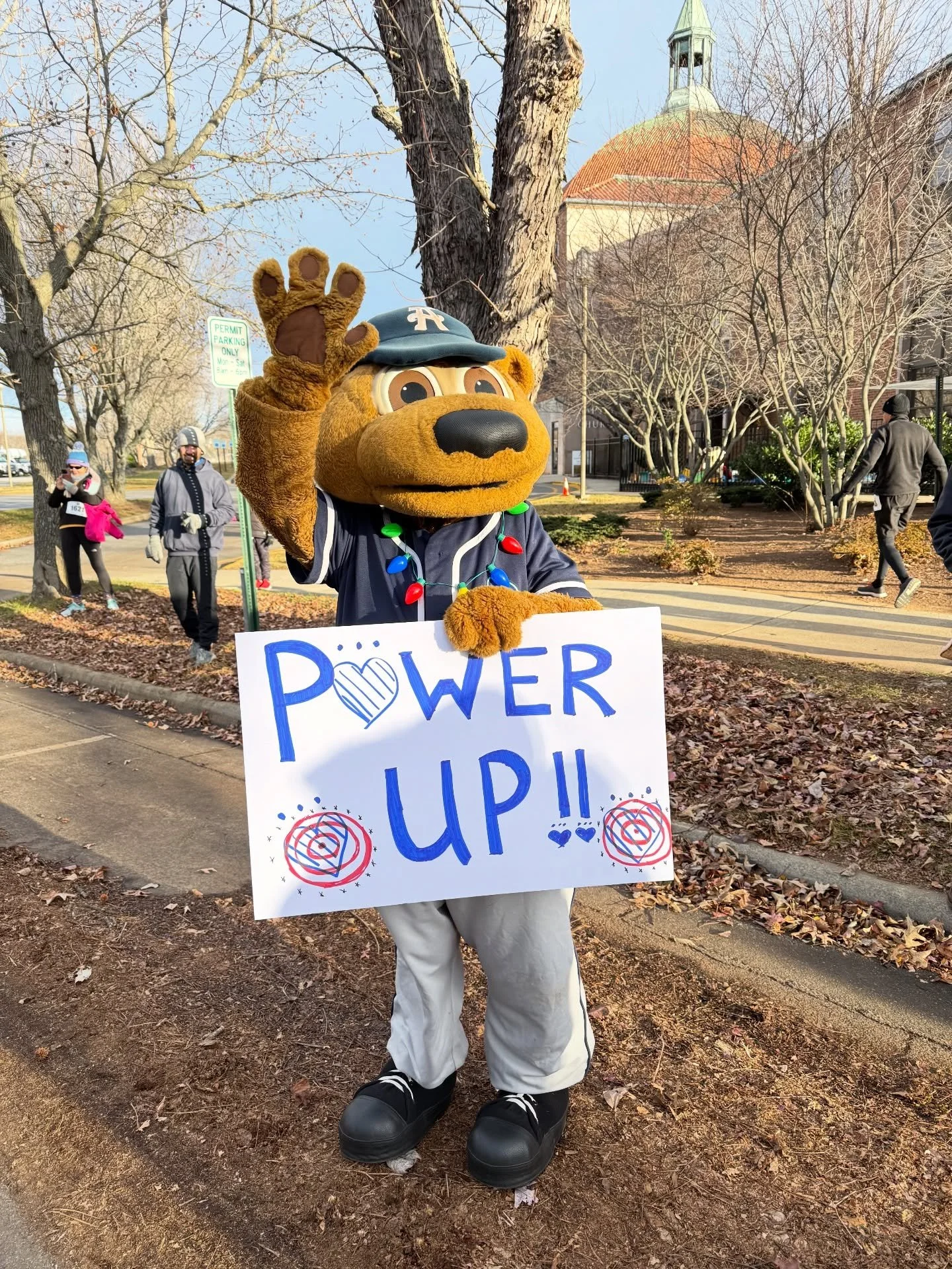 We love Ted E. Tourist of the @ashevilletourists ⚾️
Thank you for joining us today @ashevilleturkeytrot and supporting our community! It was so special to see everyone light up when they saw Ted E. helping direct runners at the final turn to the fini