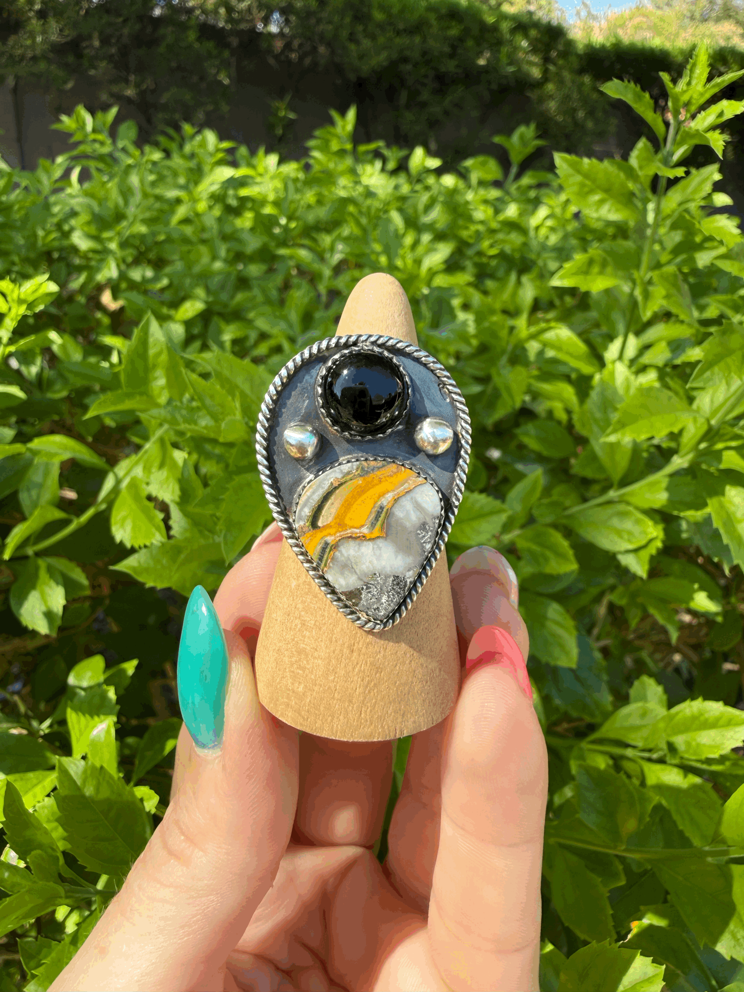 Onyx/ Bumblebee Jasper 7.5