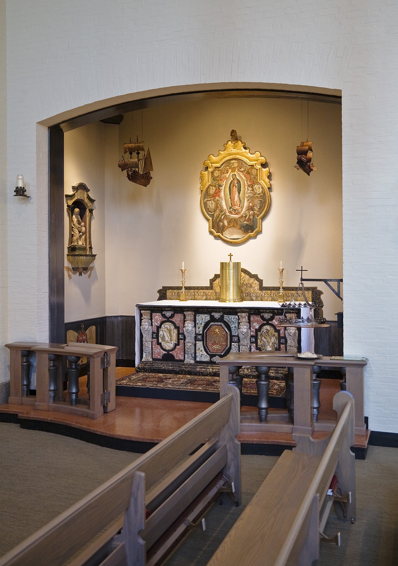 STM Chapel 2.jpg