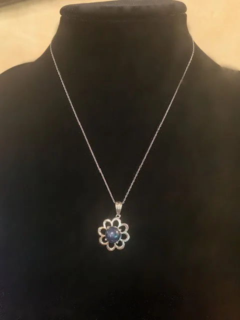Saphire pendant