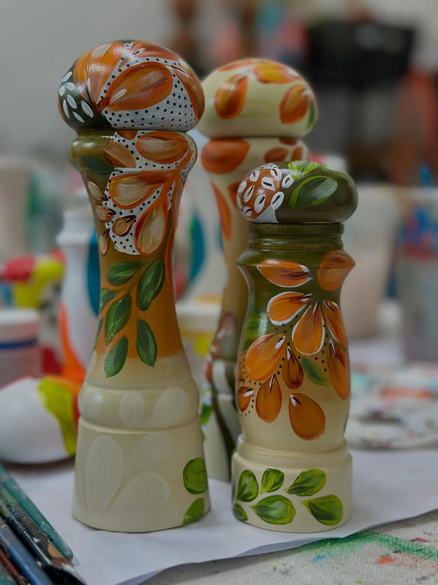 It&rsquo;s still summer, but fall is just around the corner and that means we can start dreaming of fall foliage and pumpkin muffins. At least that&rsquo;s the color inspiration for these salt and pepper sets. They&rsquo;ll be ready for @caryartdaze 