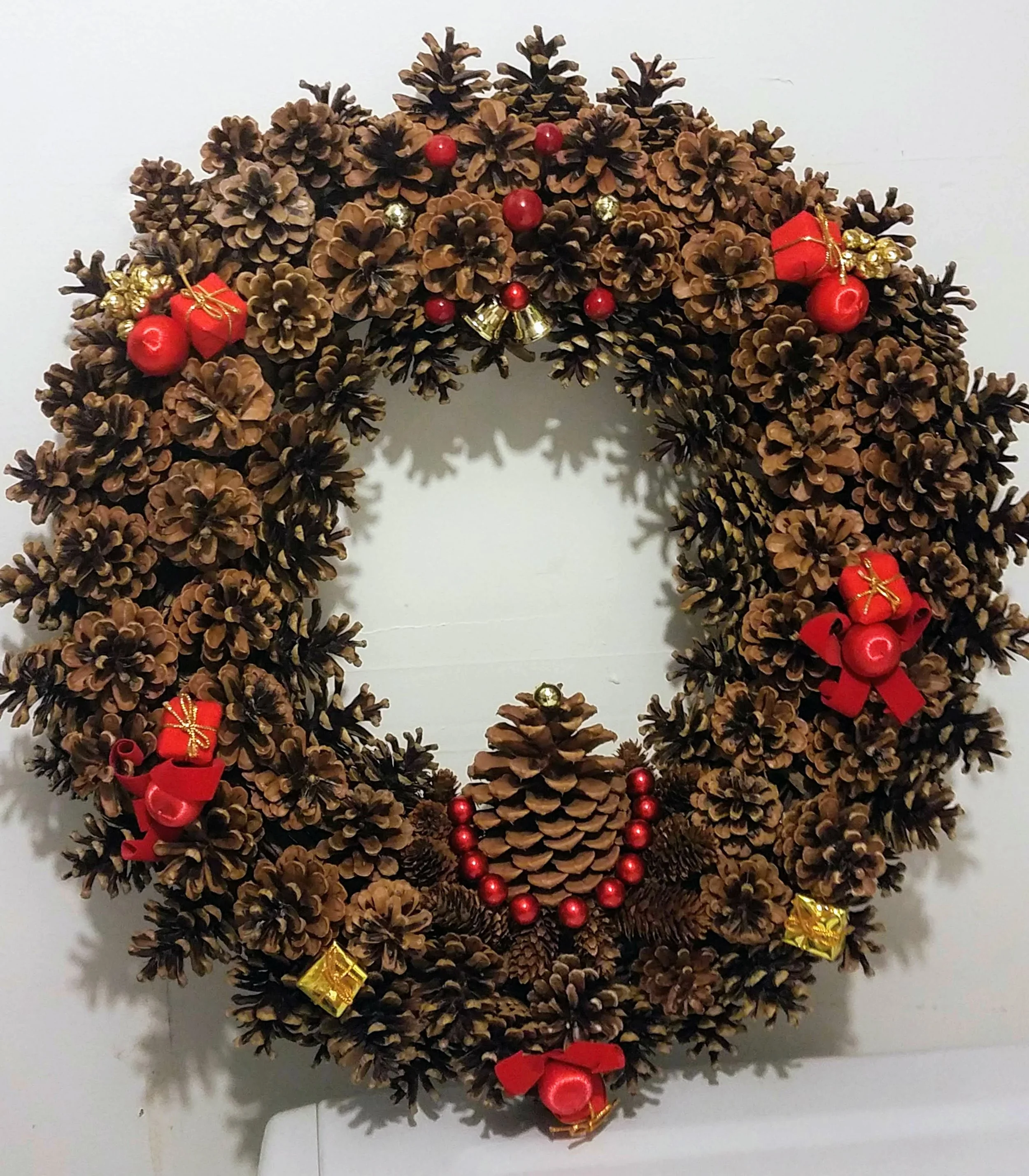 Pine Cone Presents