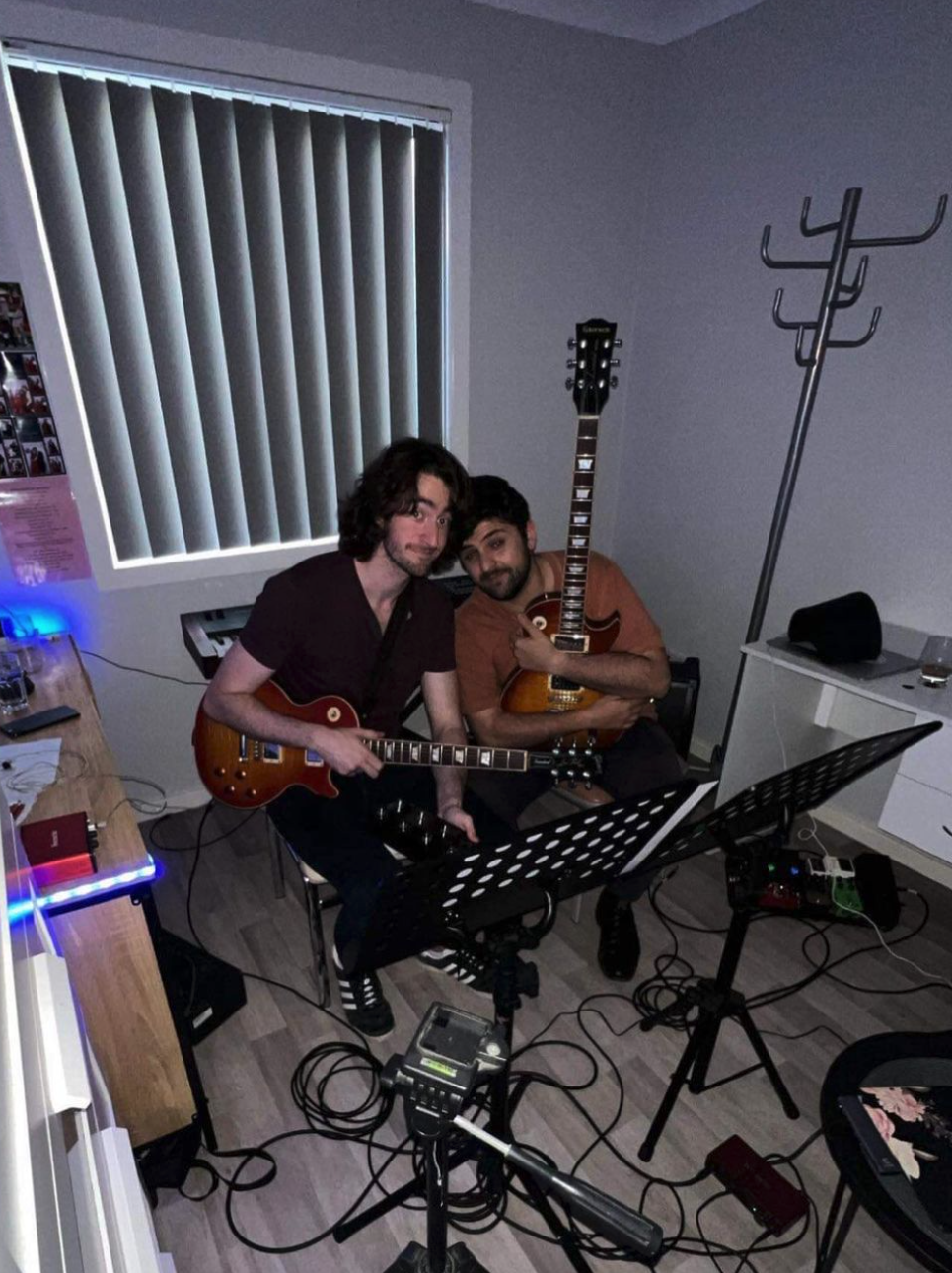 Crosses- Jazz Guitar Duo + electronics
